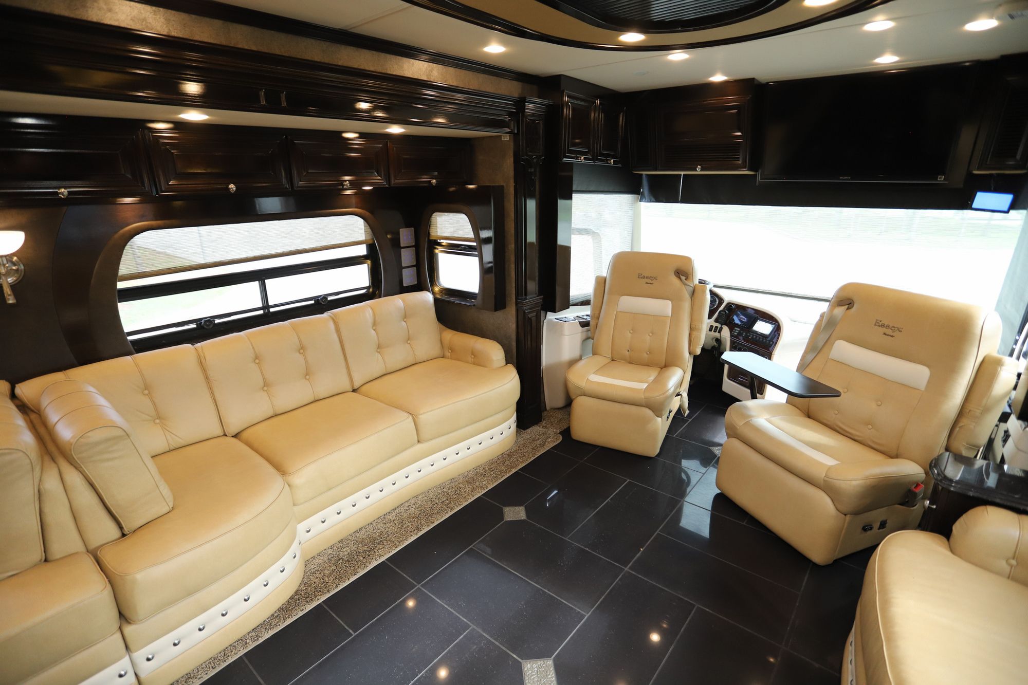 Used 2014 Newmar Essex 4553 Class A  For Sale