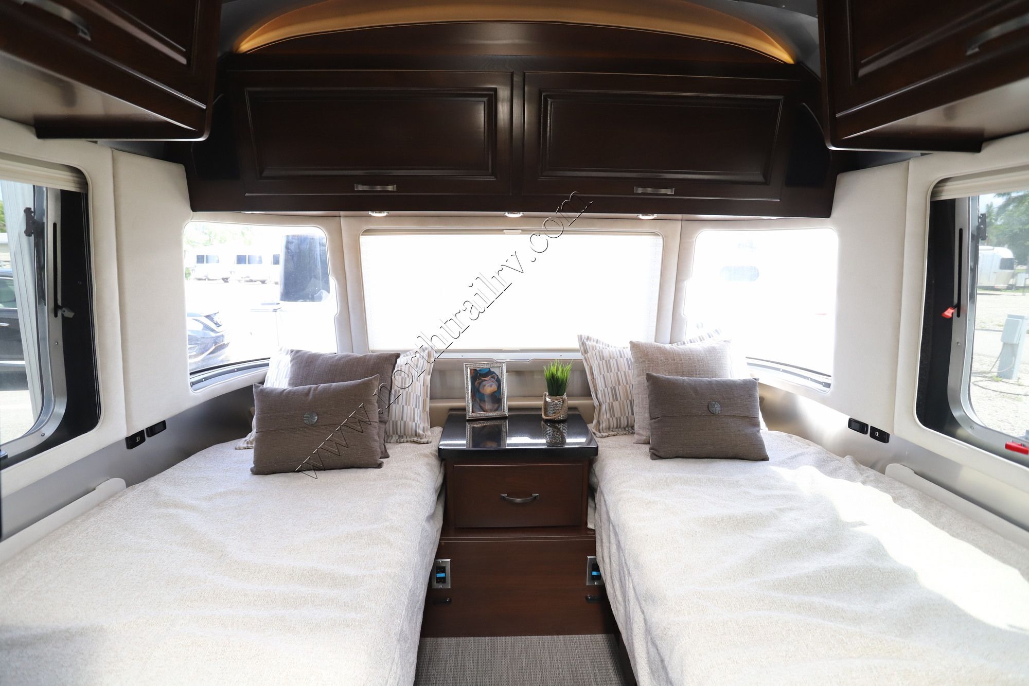 Used 2020 Airstream Classic 30 TWIN Travel Trailer  For Sale