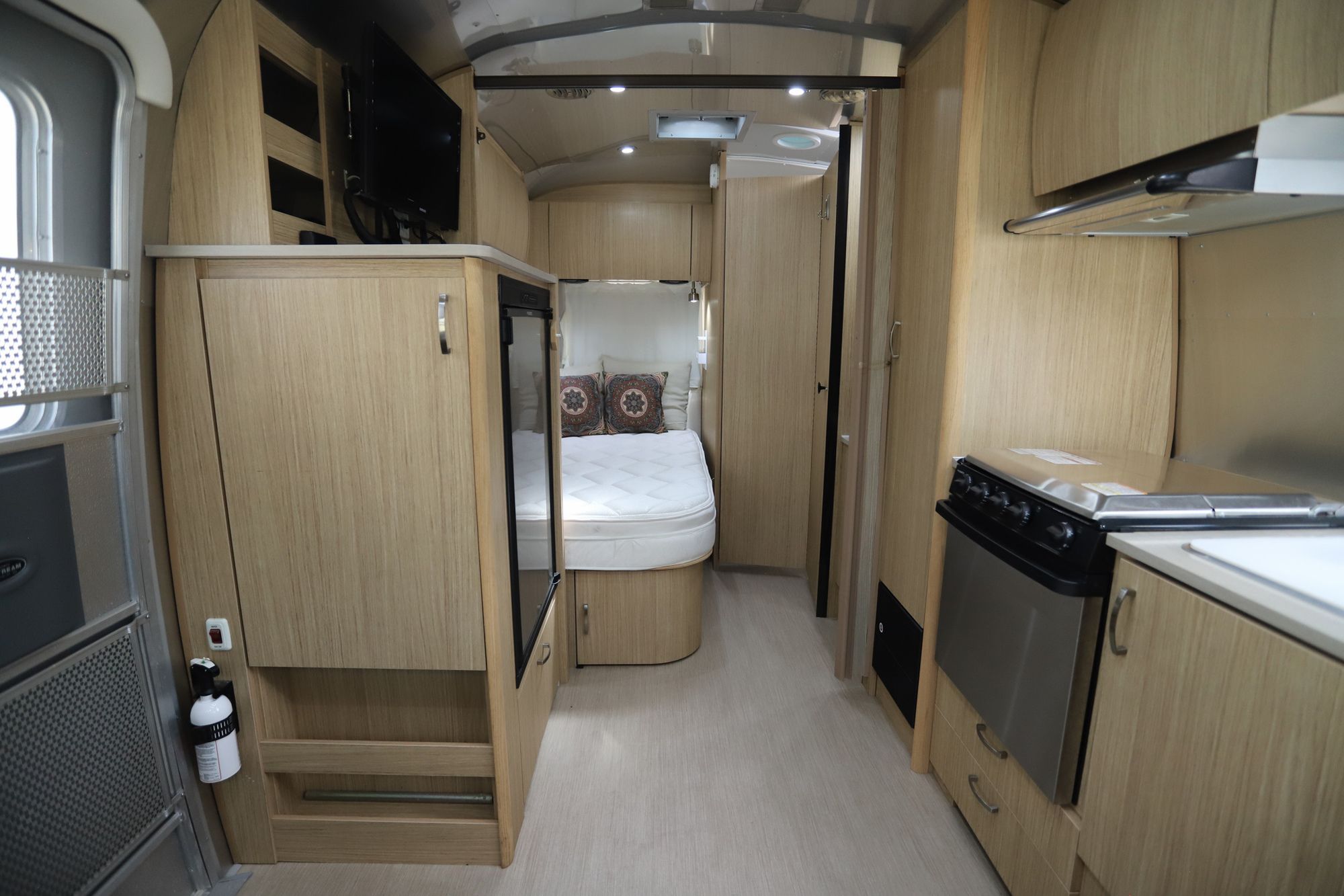Used 2019 Airstream Flying Cloud 19CB Travel Trailer  For Sale