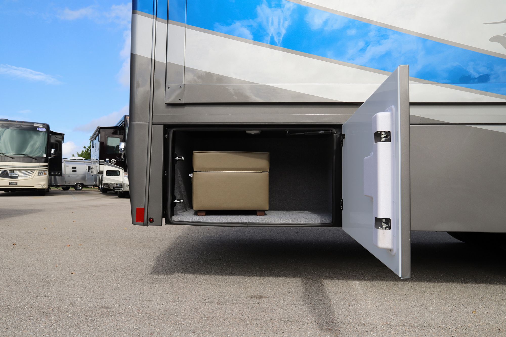 New 2022 Renegade Rv Valencia 38BB Super C  For Sale