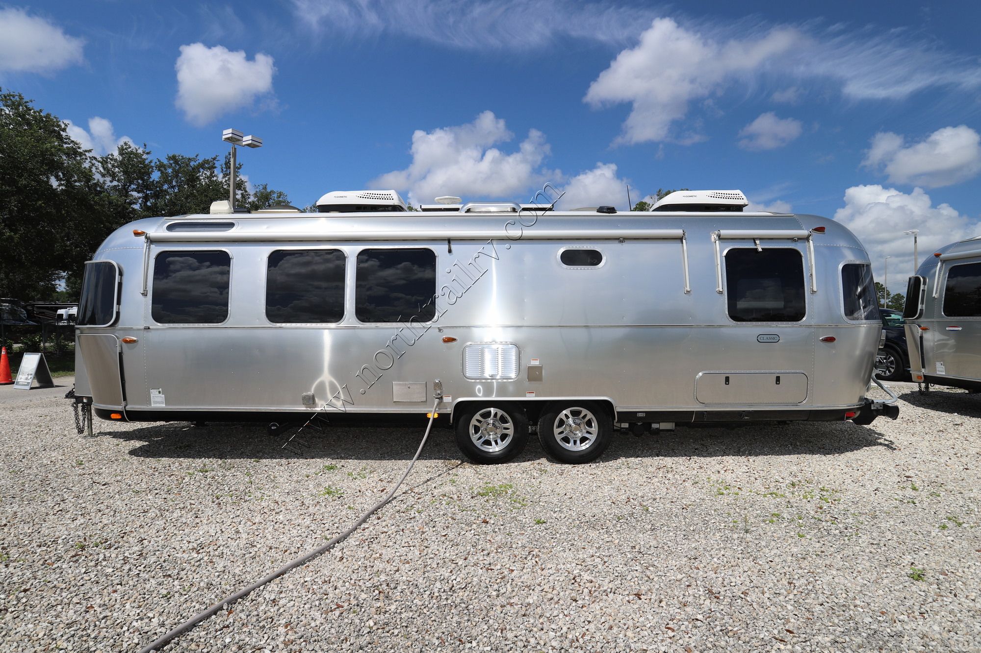 Used 2020 Airstream Classic 30 TWIN Travel Trailer  For Sale