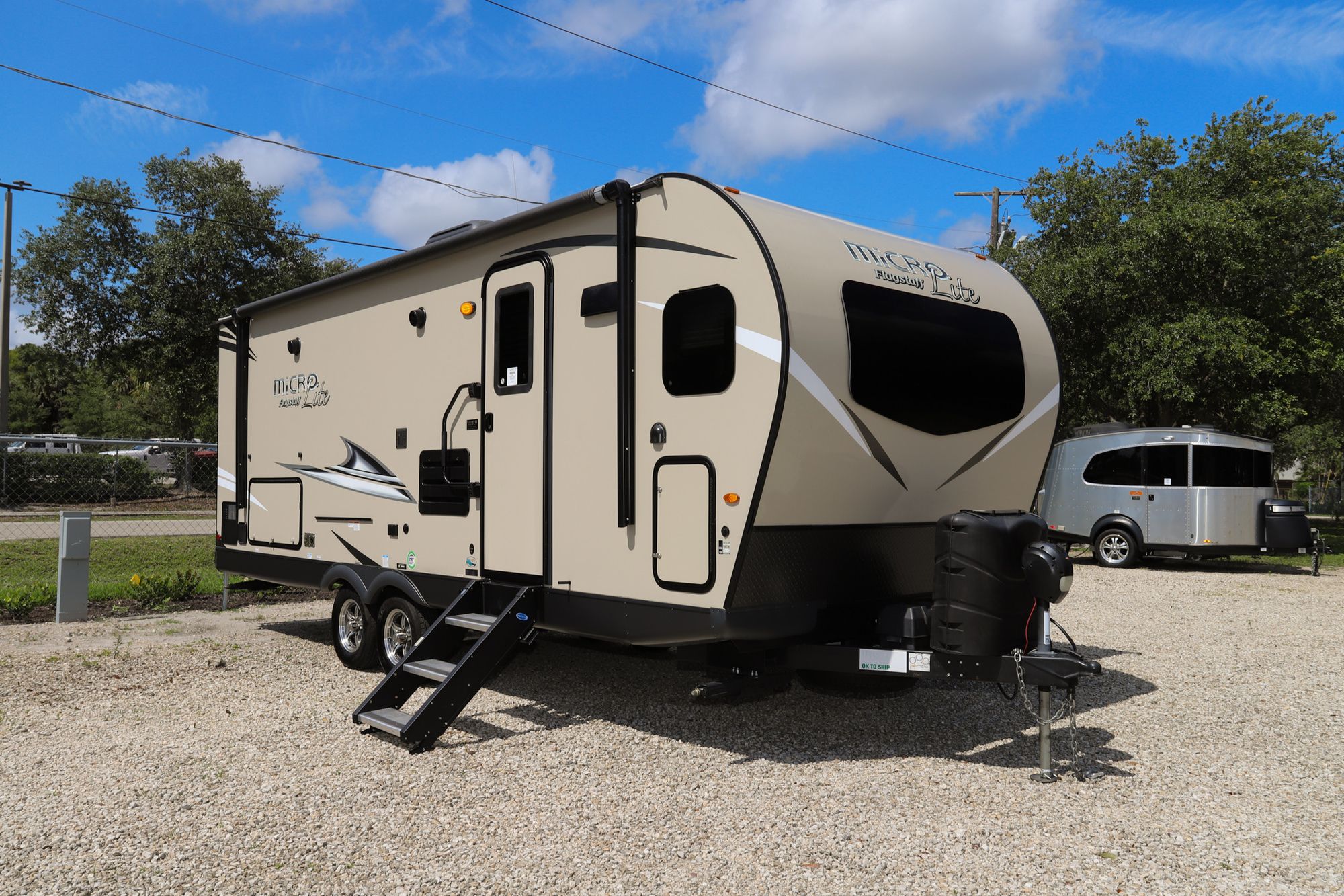 Used 2020 Forest River Flagstaff 25FKS Travel Trailer  For Sale