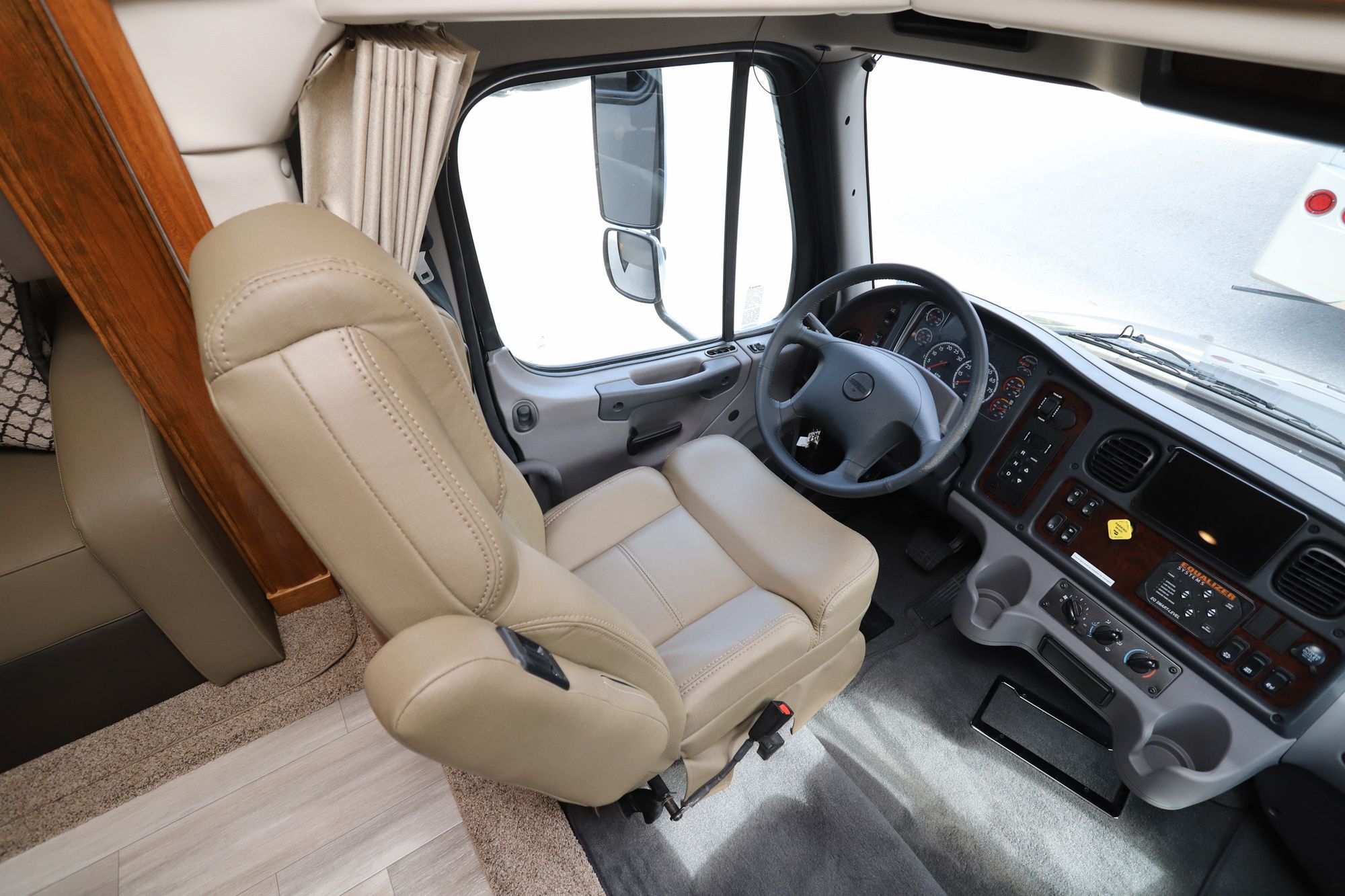 New 2022 Renegade Rv Valencia 38BB Super C  For Sale