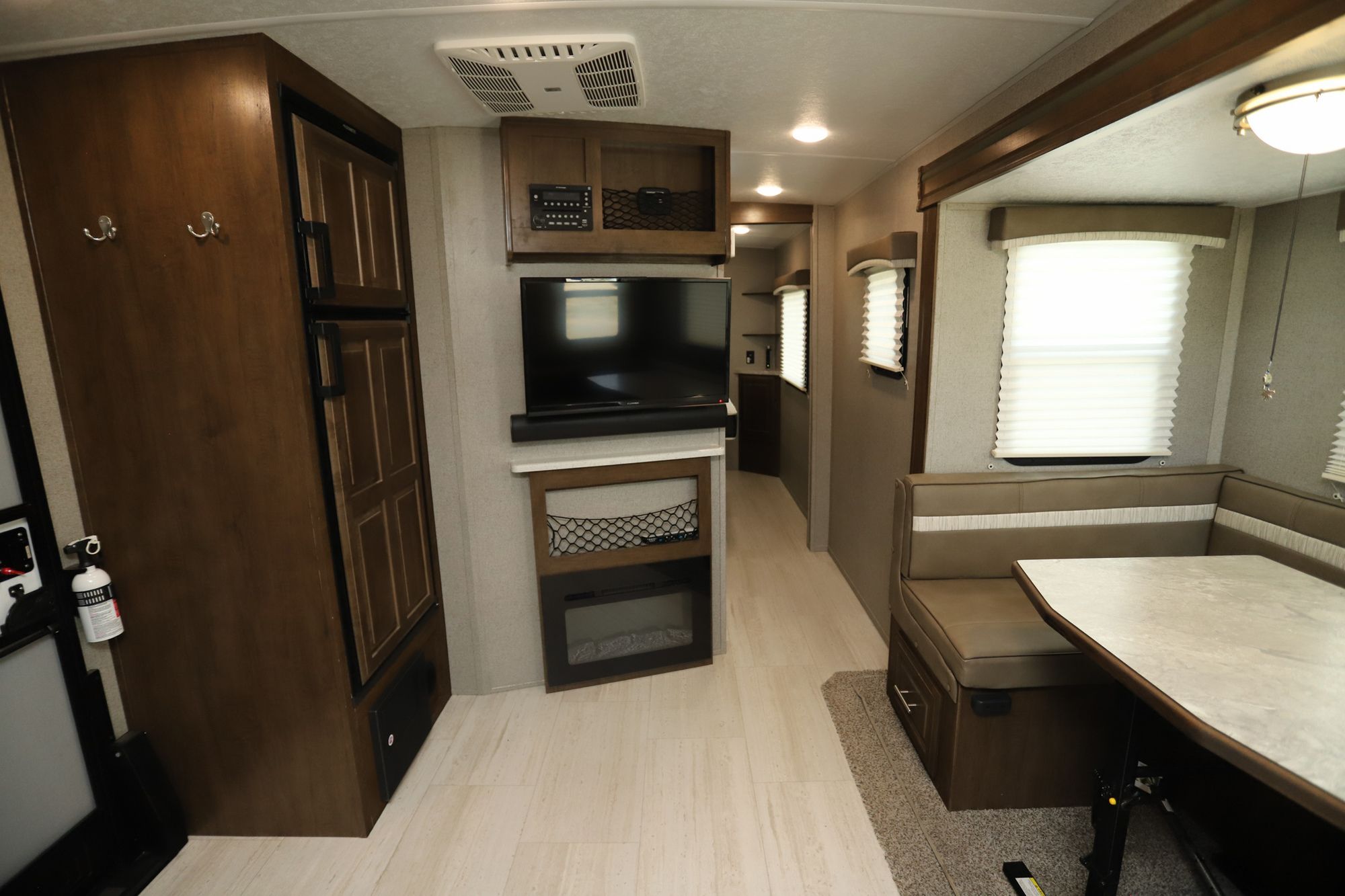 Used 2020 Forest River Flagstaff 25FKS Travel Trailer  For Sale