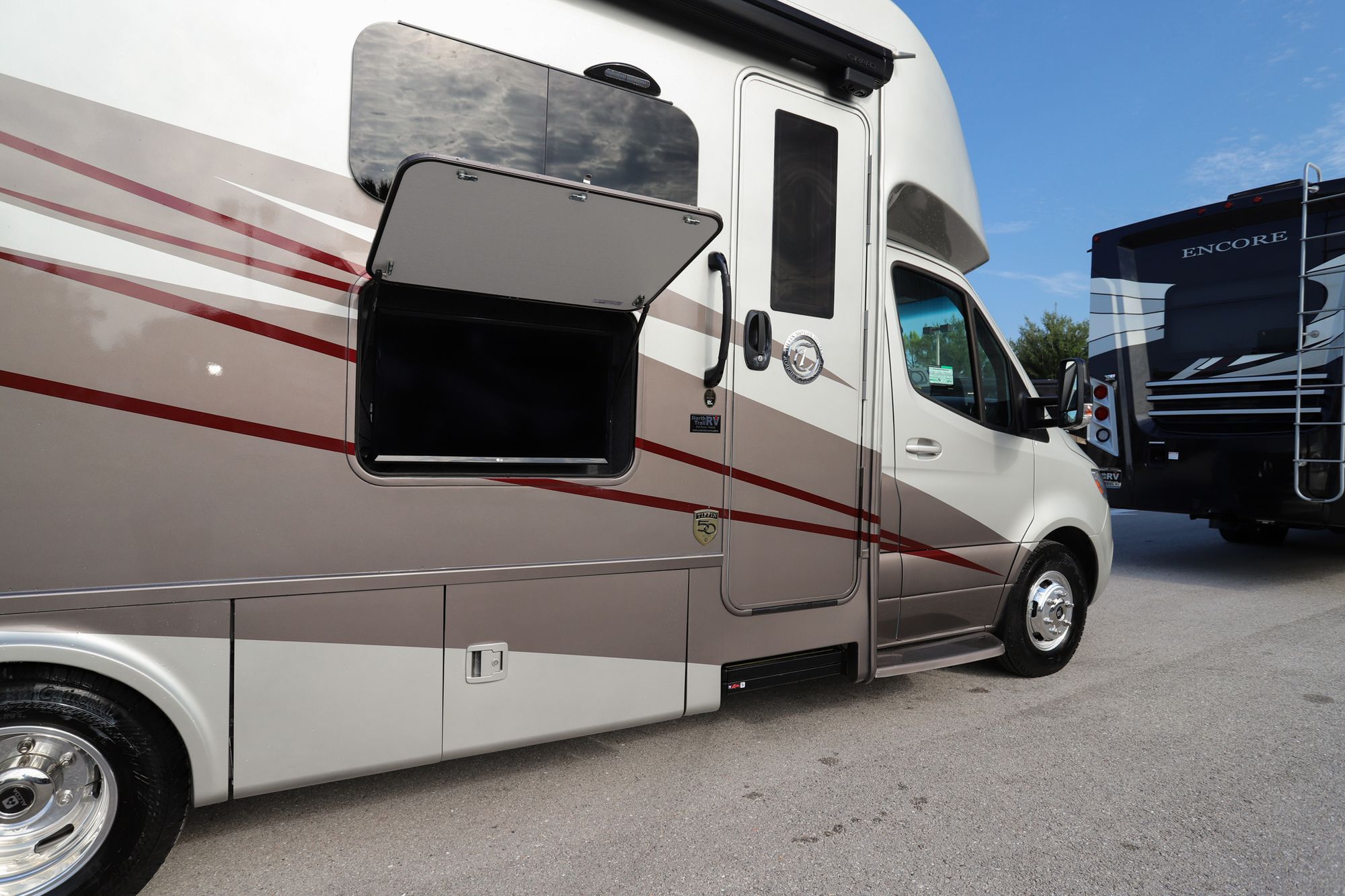 New 2022 Tiffin Motor Homes Wayfarer 25LW Class C  For Sale