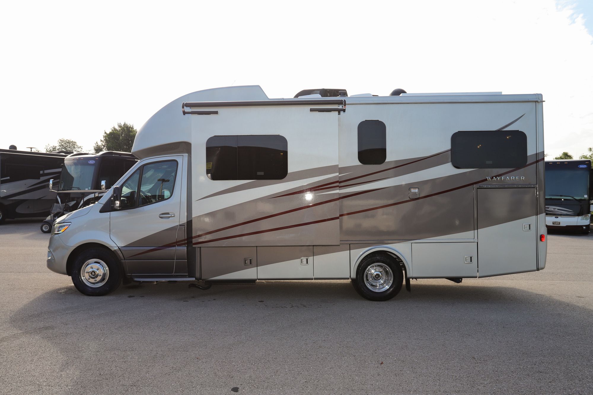 New 2022 Tiffin Motor Homes Wayfarer 25LW Class C  For Sale