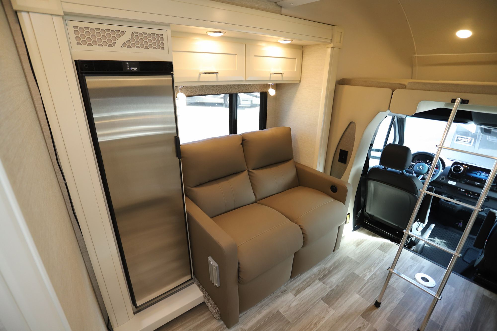 New 2022 Tiffin Motor Homes Wayfarer 25LW Class C  For Sale