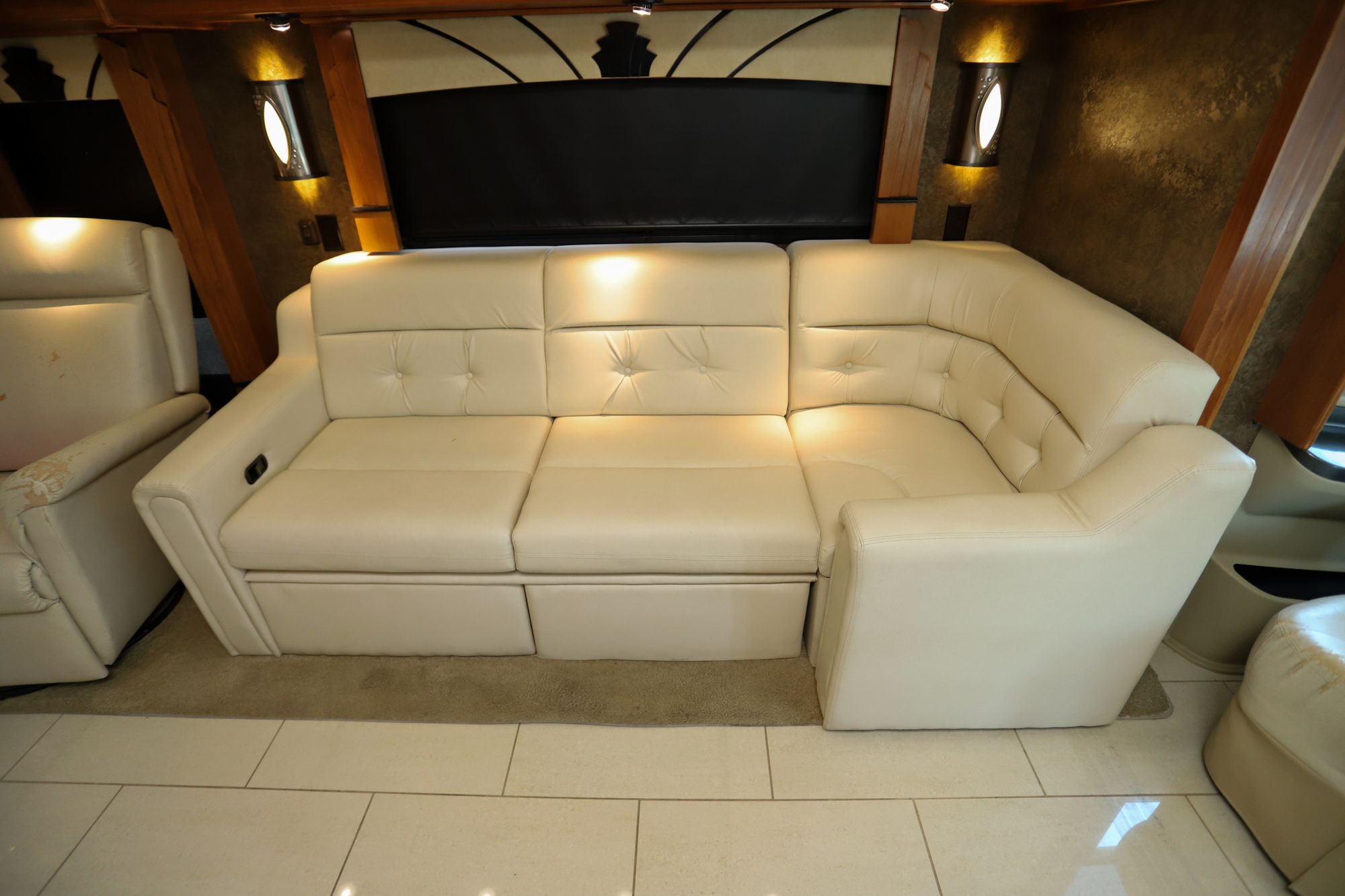 Used 2015 Tiffin Motor Homes Phaeton 40AH Class A  For Sale