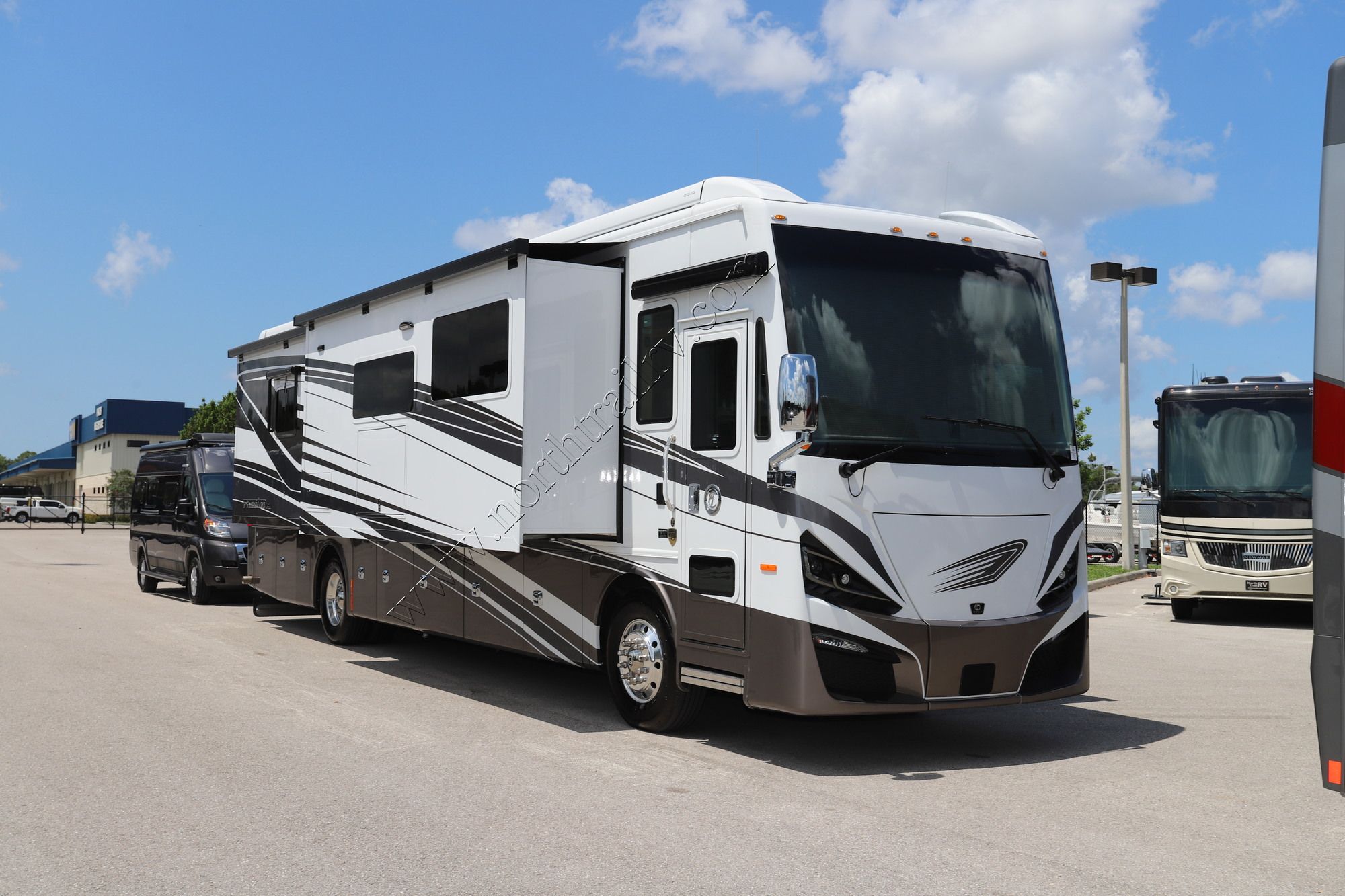 New 2022 Tiffin Motor Homes Phaeton 40IH Class A  For Sale