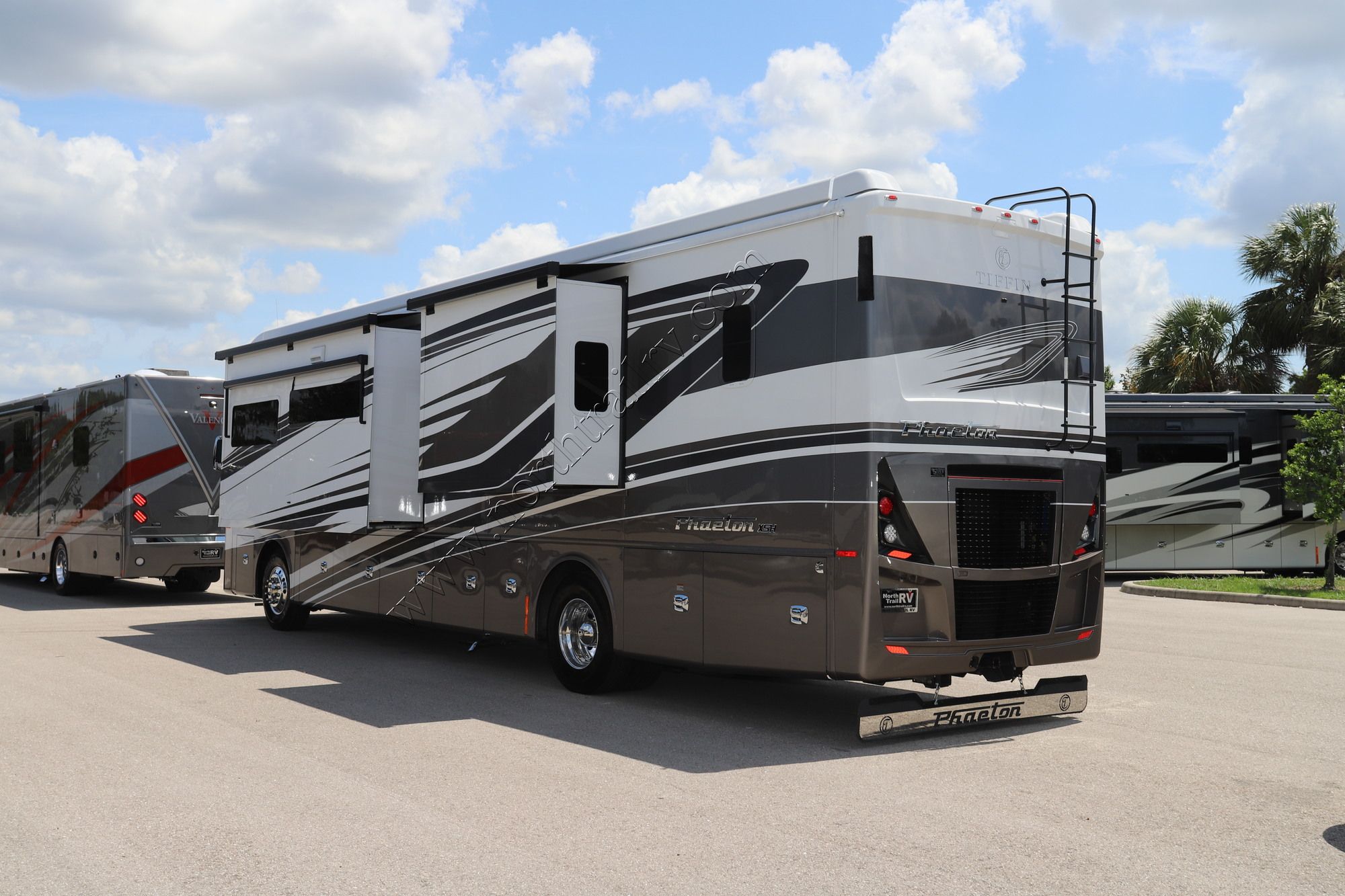 New 2022 Tiffin Motor Homes Phaeton 40IH Class A  For Sale