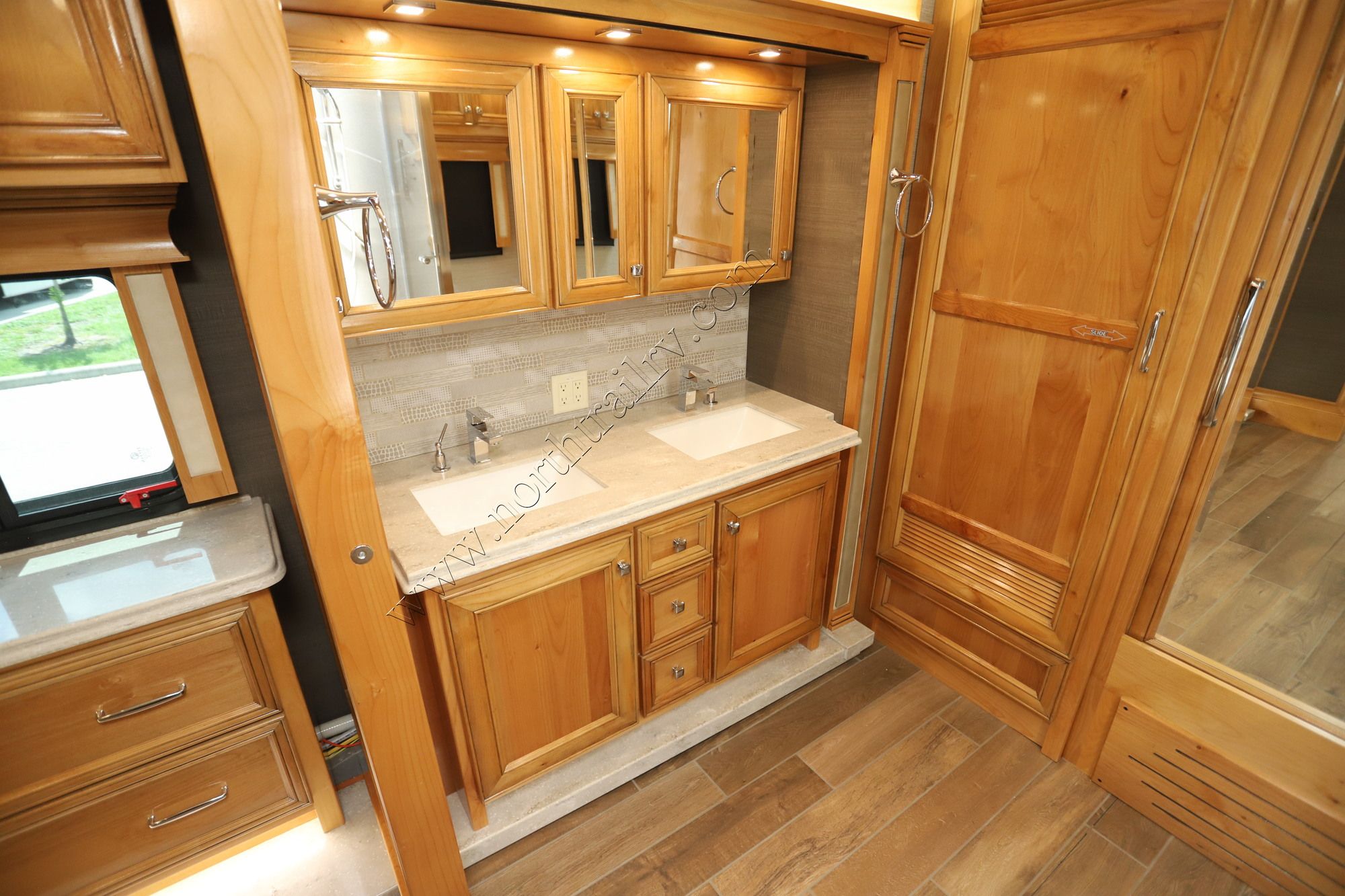 New 2022 Tiffin Motor Homes Phaeton 40IH Class A  For Sale