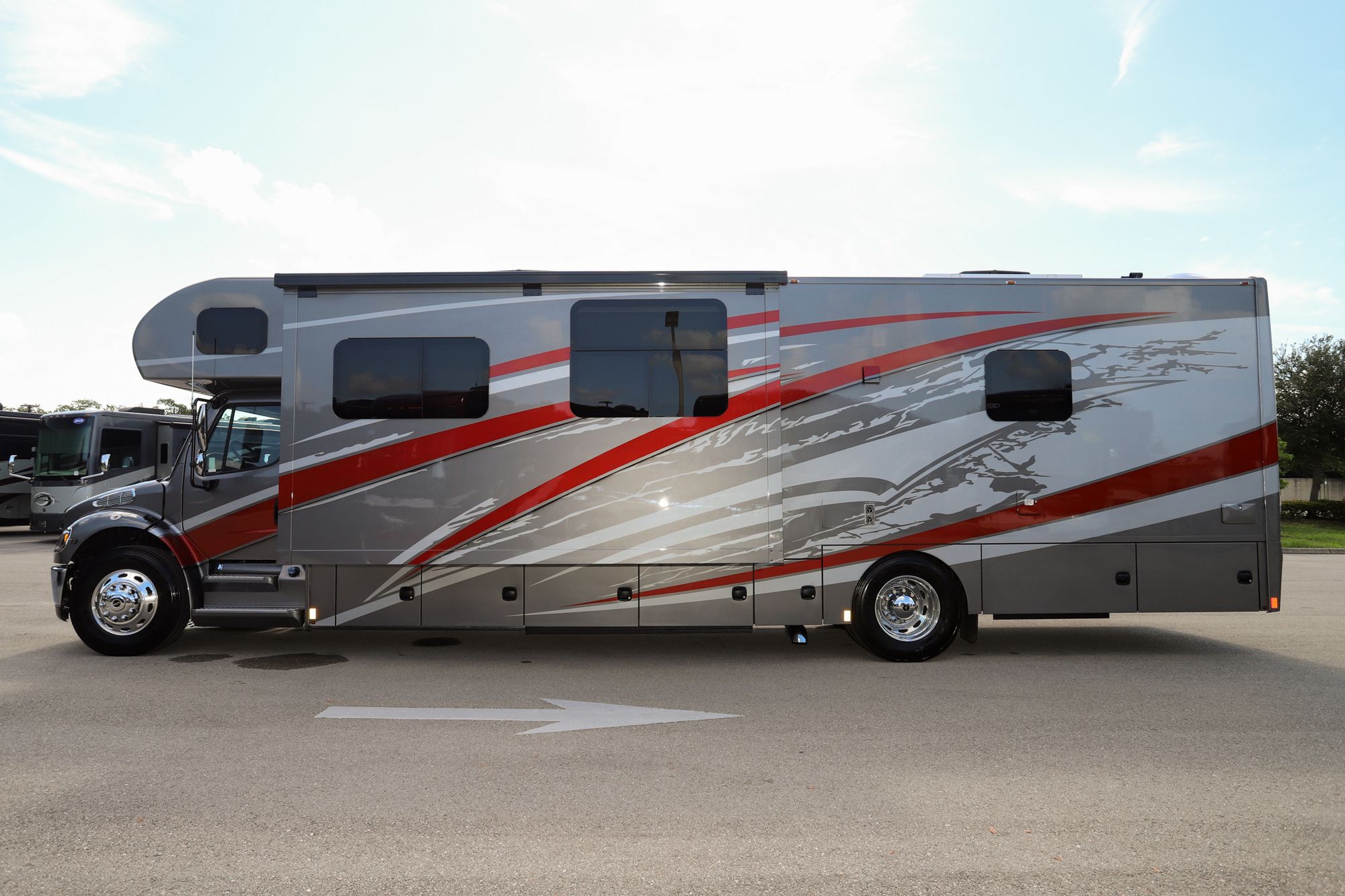 New 2022 Renegade Rv Valencia 38RB Super C  For Sale