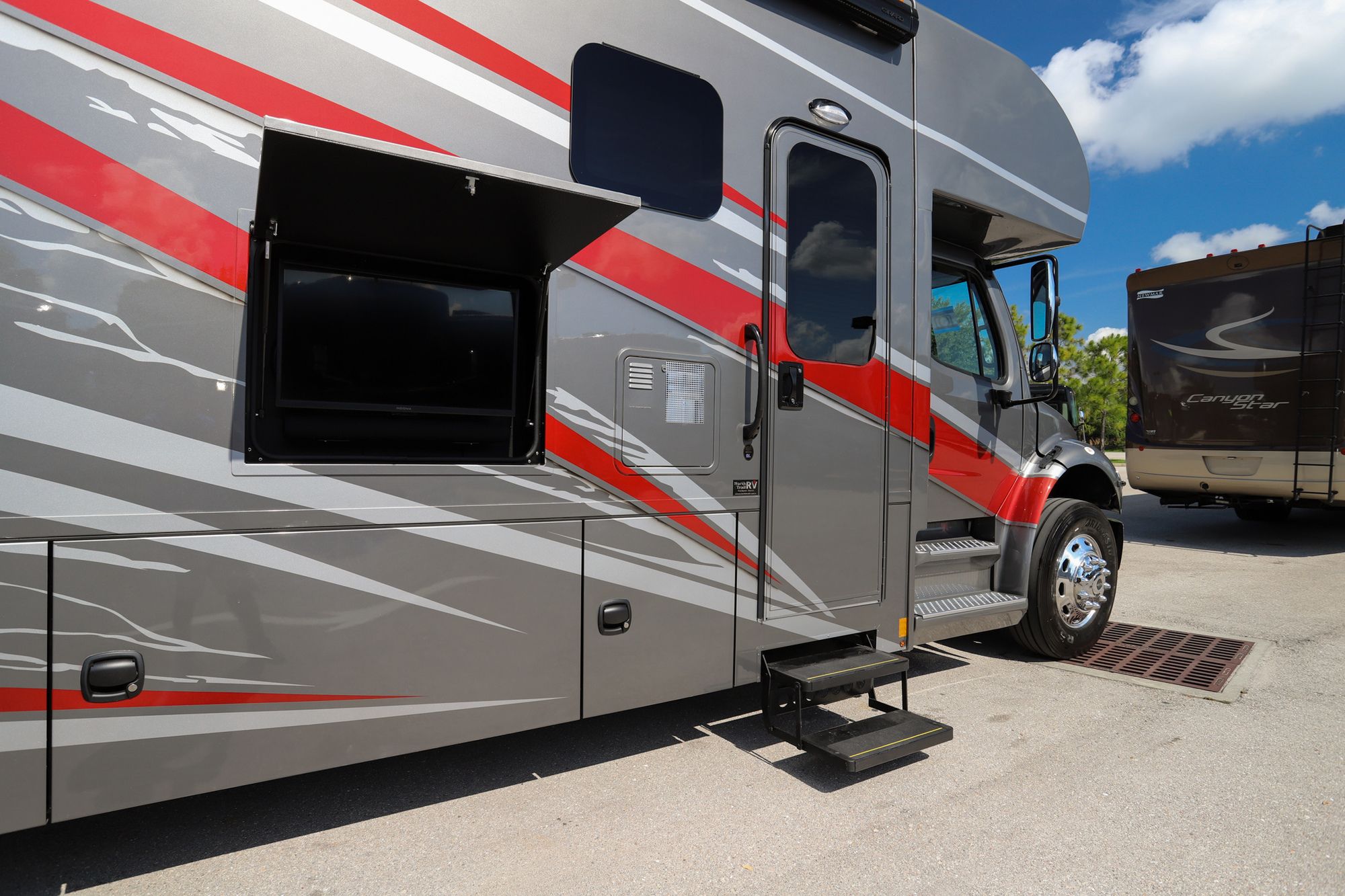 New 2022 Renegade Rv Valencia 38RB Super C  For Sale