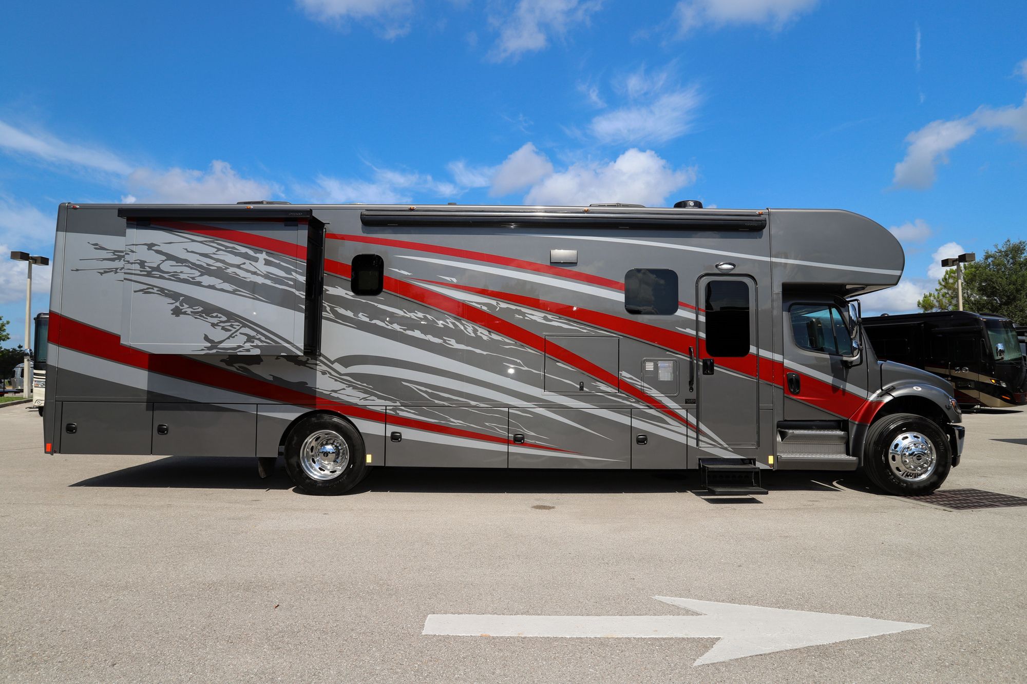 New 2022 Renegade Rv Valencia 38RB Super C  For Sale