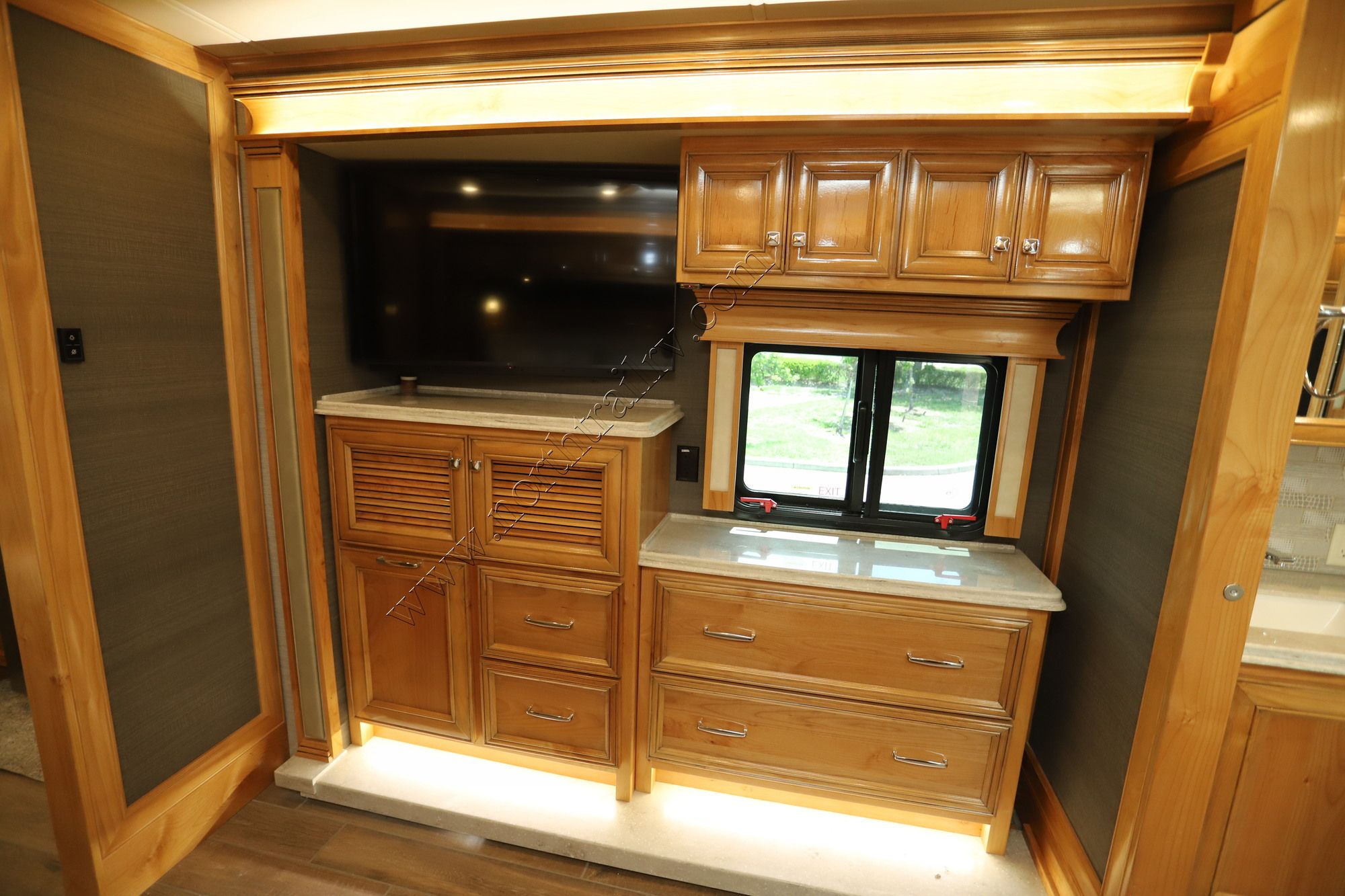 New 2022 Tiffin Motor Homes Phaeton 40IH Class A  For Sale