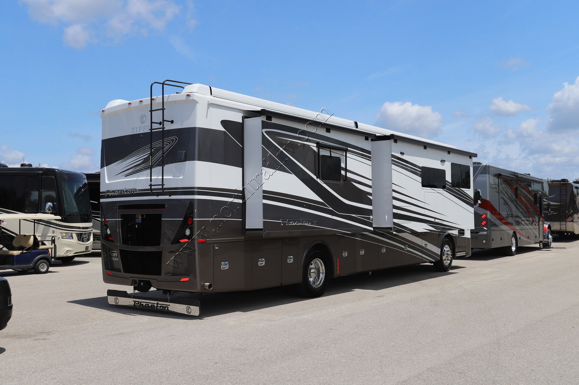 New 2022 Tiffin Motor Homes Phaeton 40IH Class A  For Sale