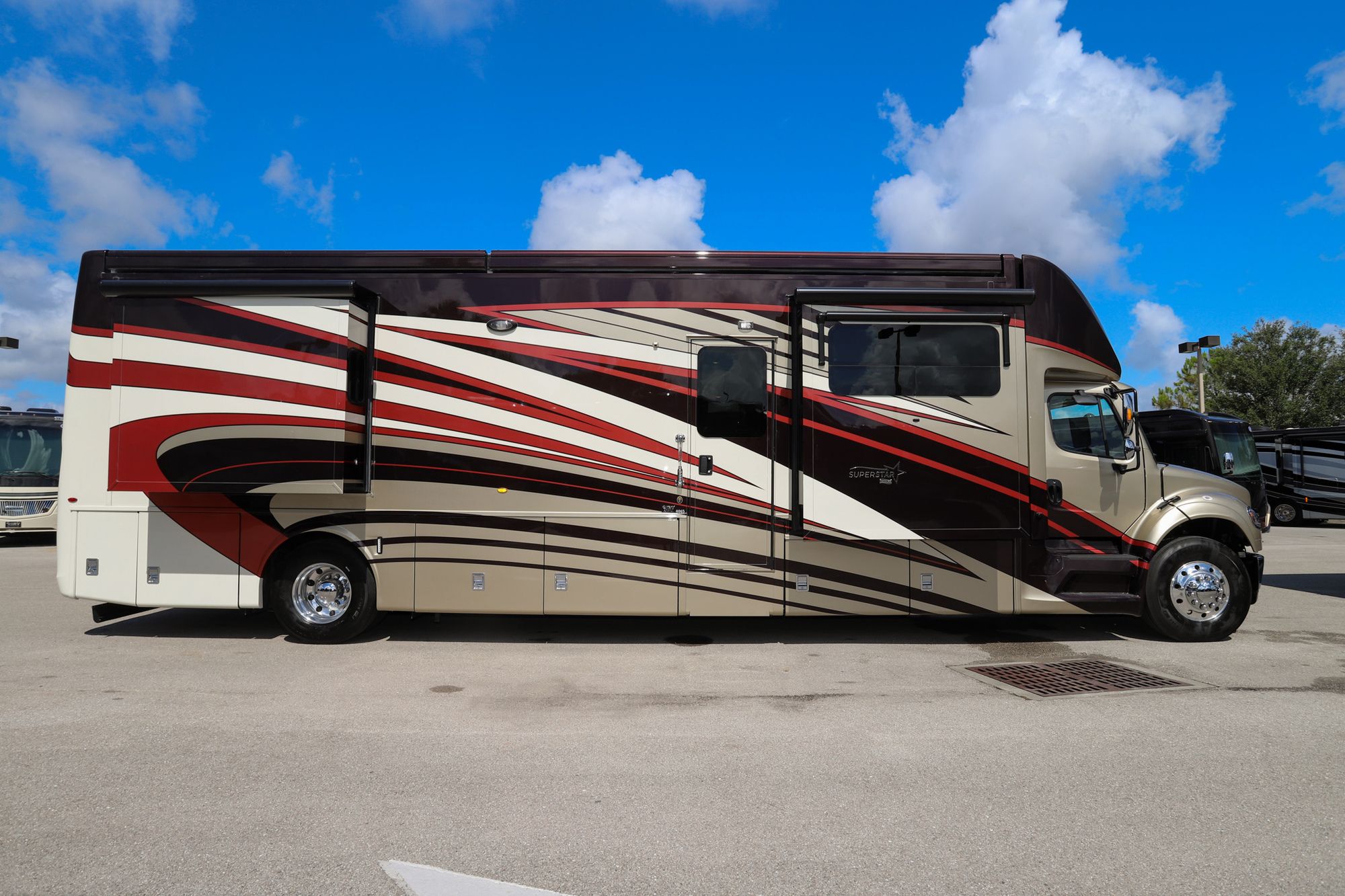 New 2022 Newmar Super Star 4065 Super C  For Sale