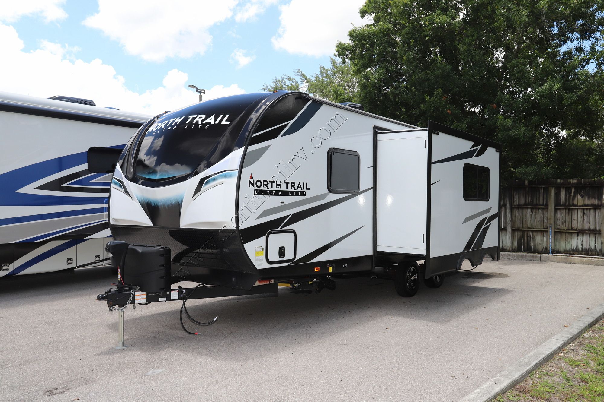 New 2022 Heartland Rv North Trail 22CRB Travel Trailer  For Sale