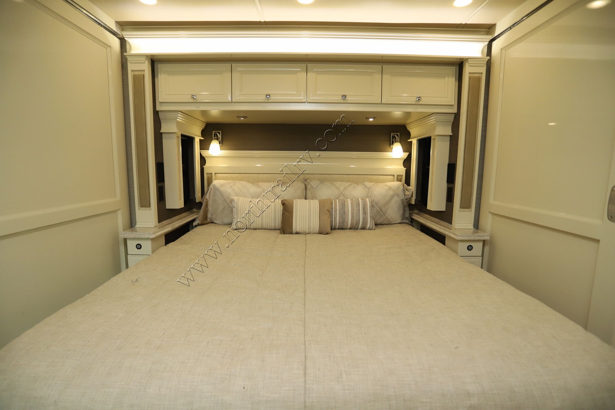New 2022 Tiffin Motor Homes Phaeton 40IH Class A  For Sale