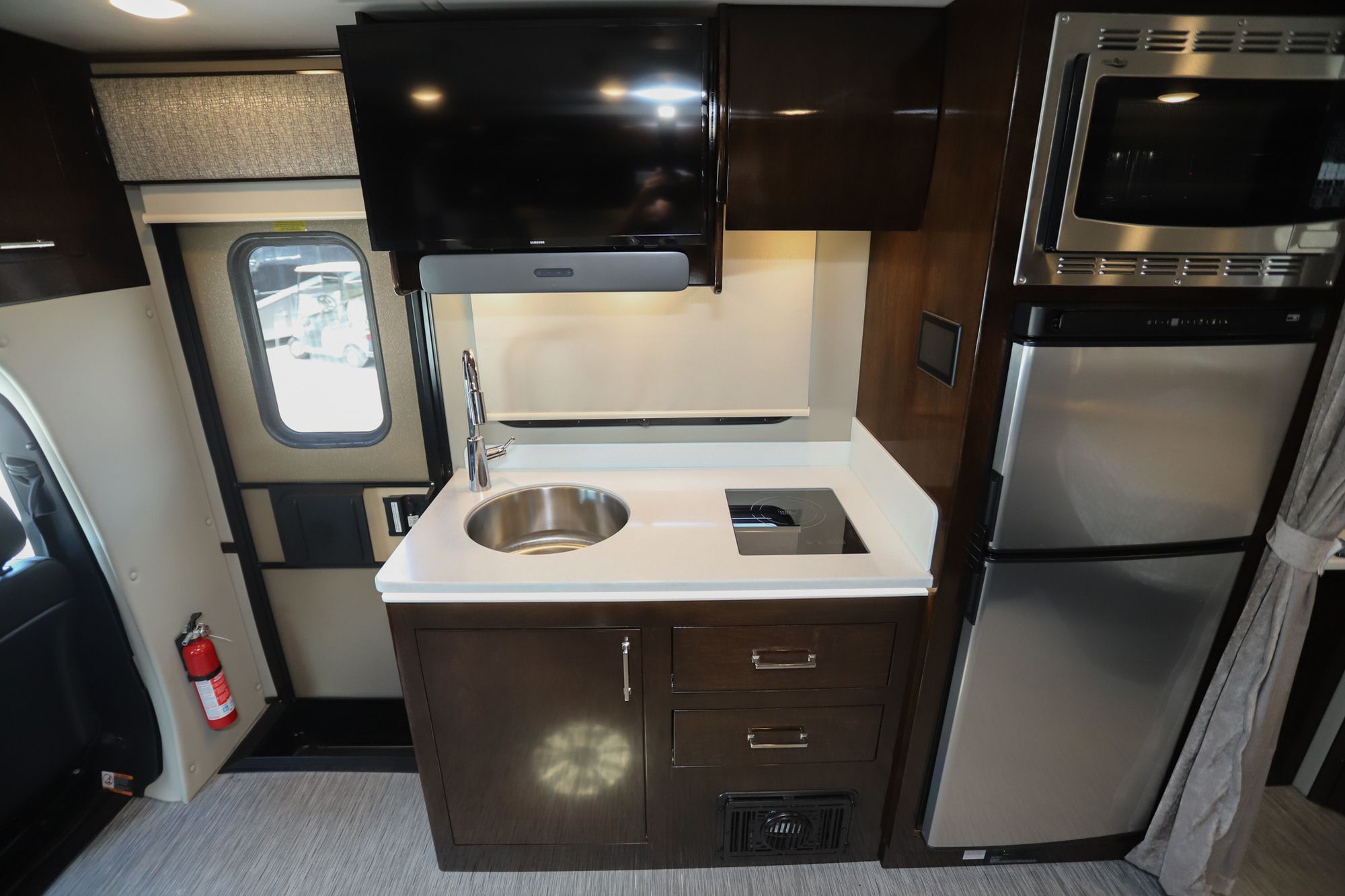 Used 2022 Renegade Rv Vienna 25VFWS Class C  For Sale