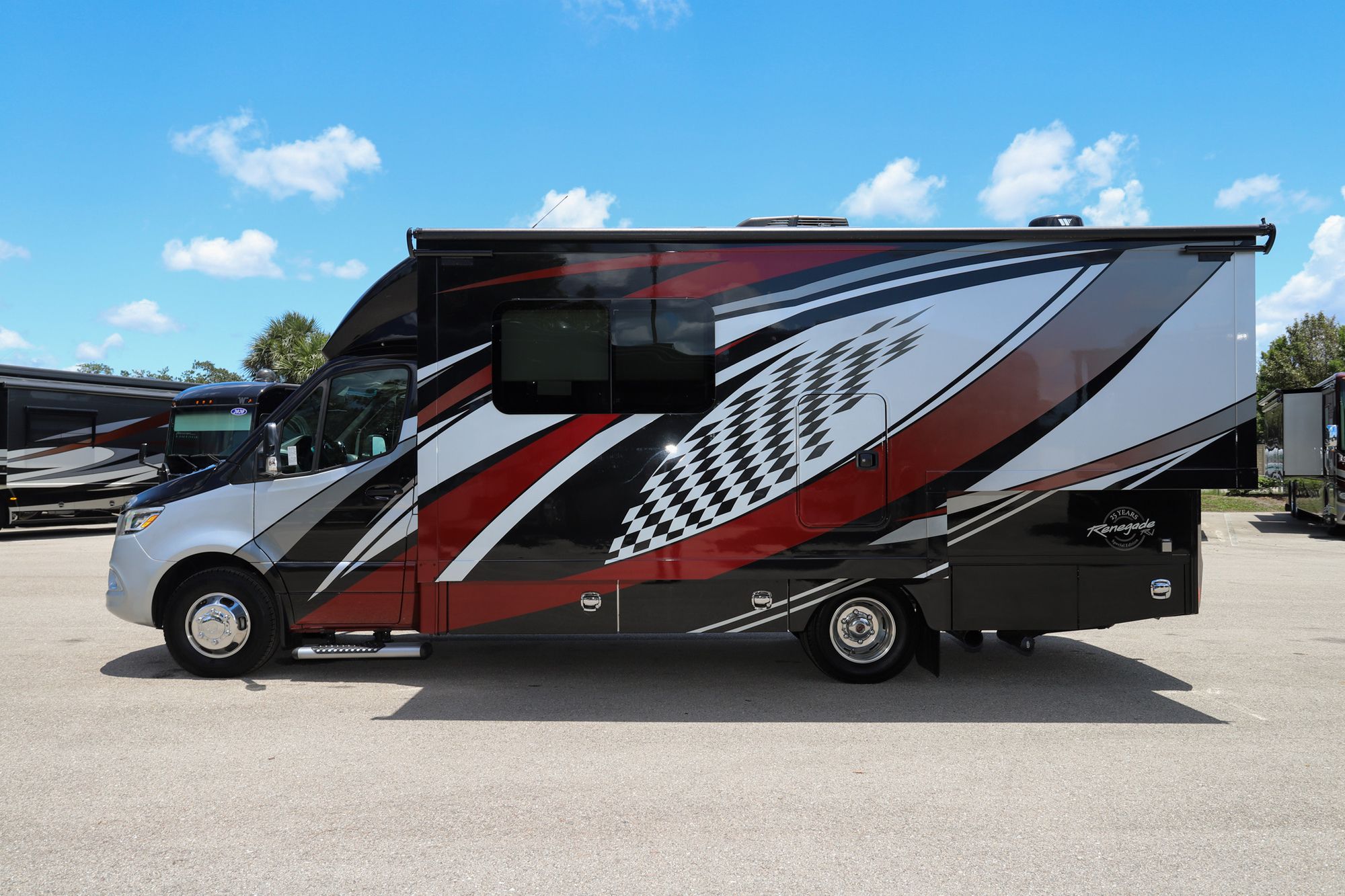 Used 2022 Renegade Rv Vienna 25VFWS Class C  For Sale