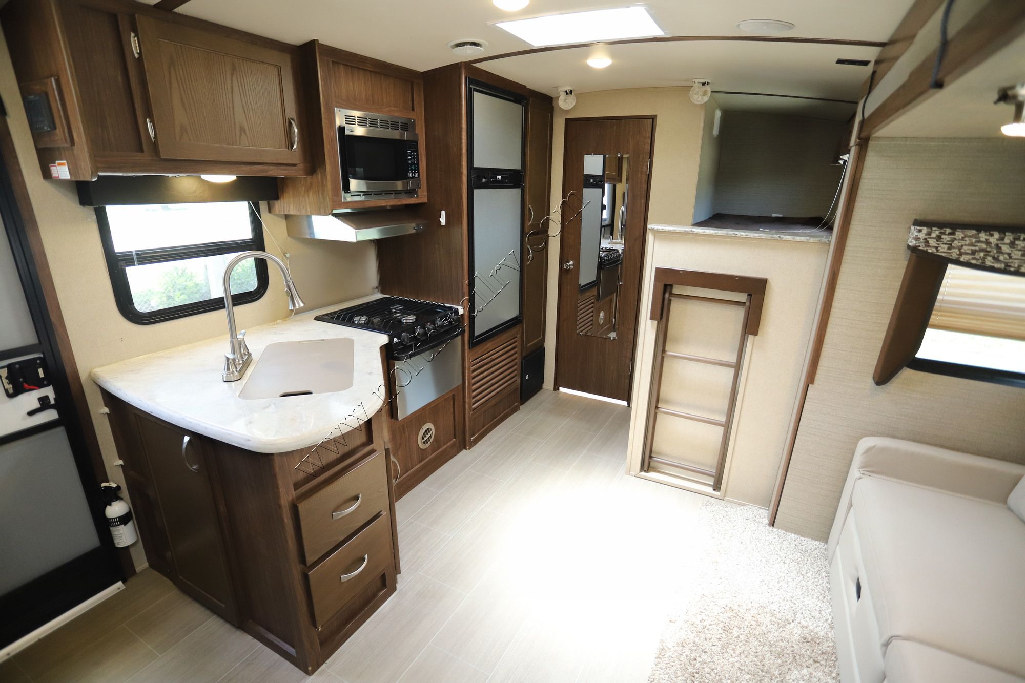 Used 2017 Dutchmen Aerolite 221BHSL Travel Trailer  For Sale