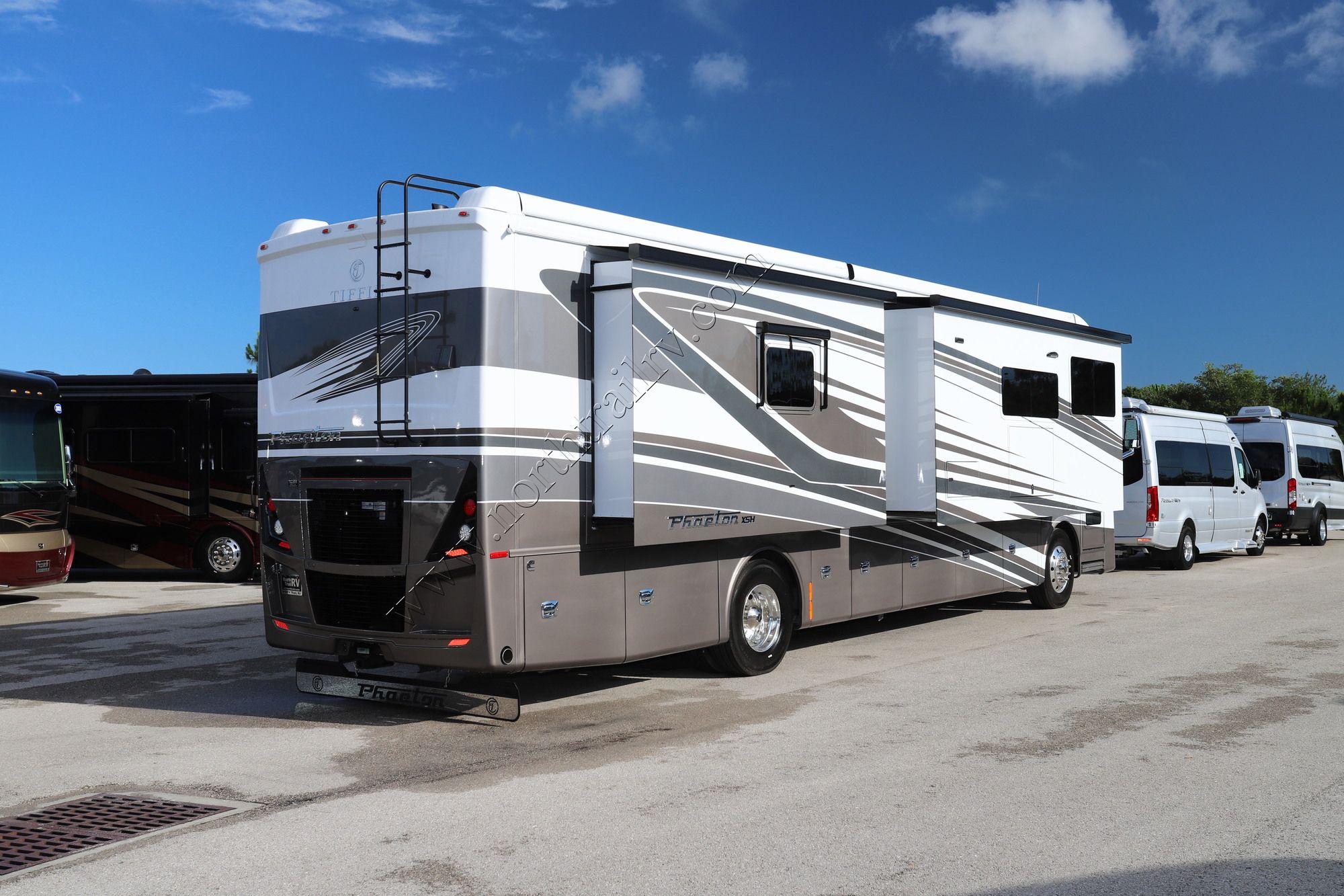 New 2022 Tiffin Motor Homes Phaeton 40IH Class A  For Sale