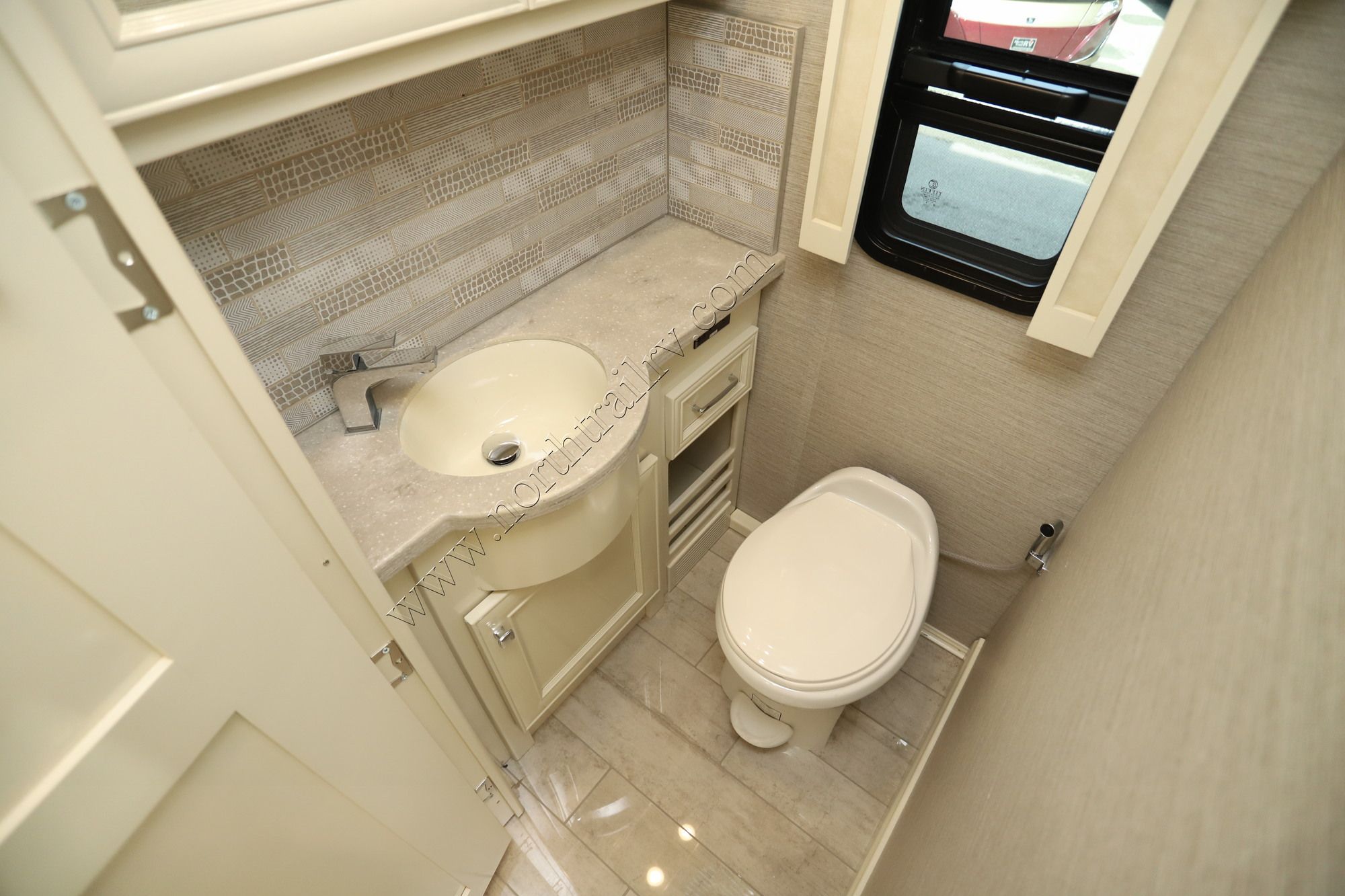 New 2022 Tiffin Motor Homes Phaeton 40IH Class A  For Sale