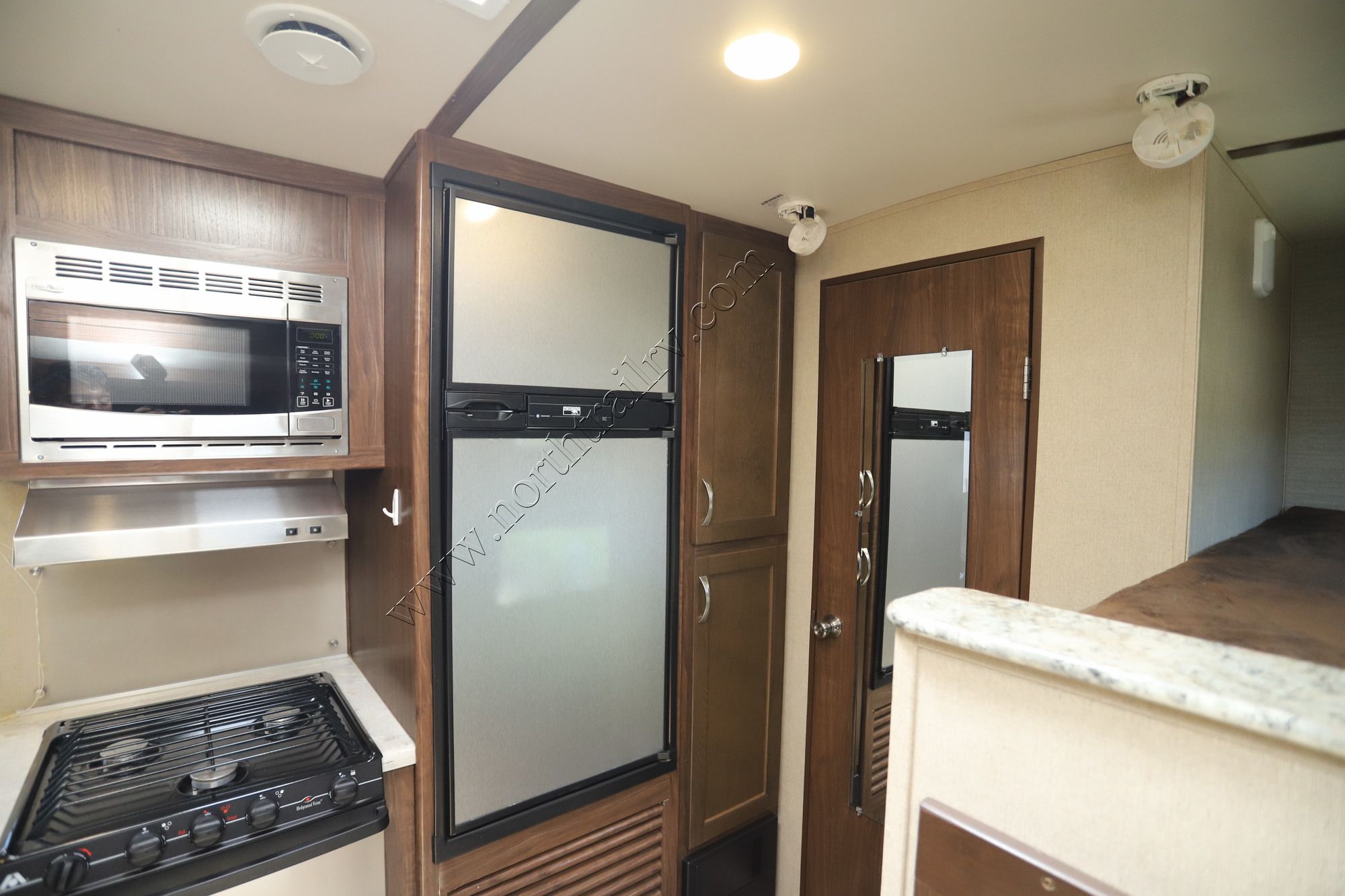 Used 2017 Dutchmen Aerolite 221BHSL Travel Trailer  For Sale