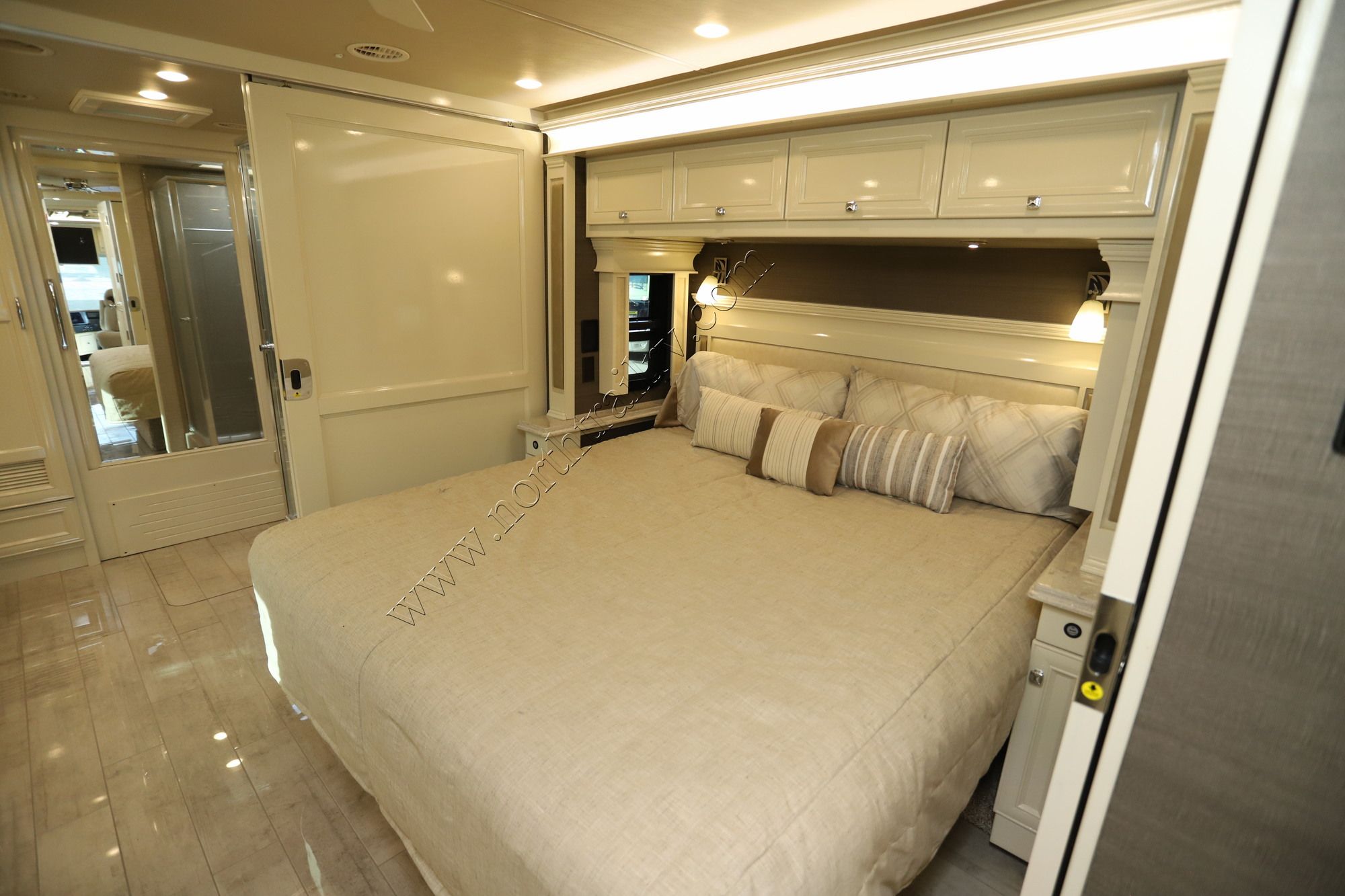 New 2022 Tiffin Motor Homes Phaeton 40IH Class A  For Sale