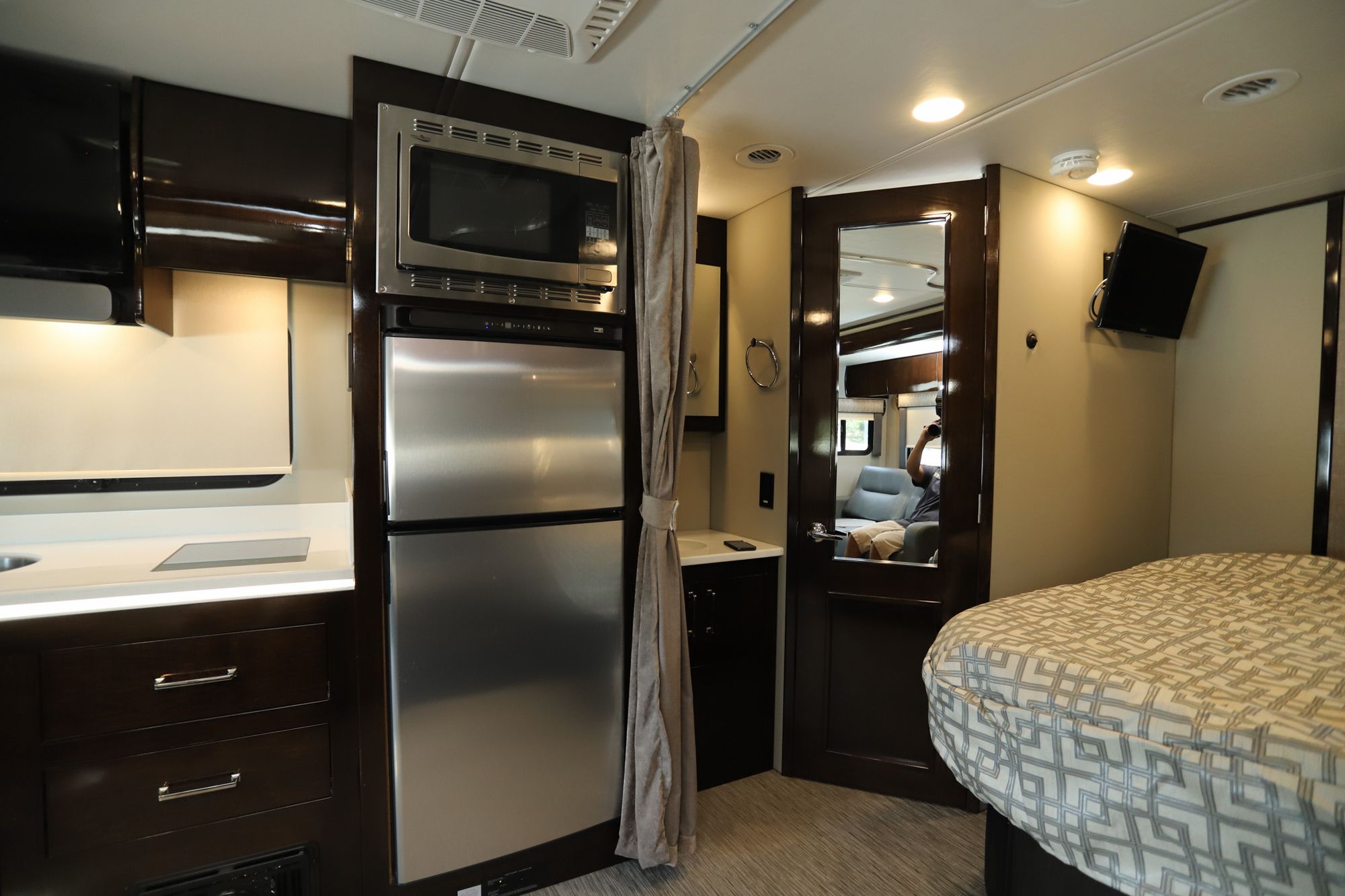 Used 2022 Renegade Rv Vienna 25VFWS Class C  For Sale