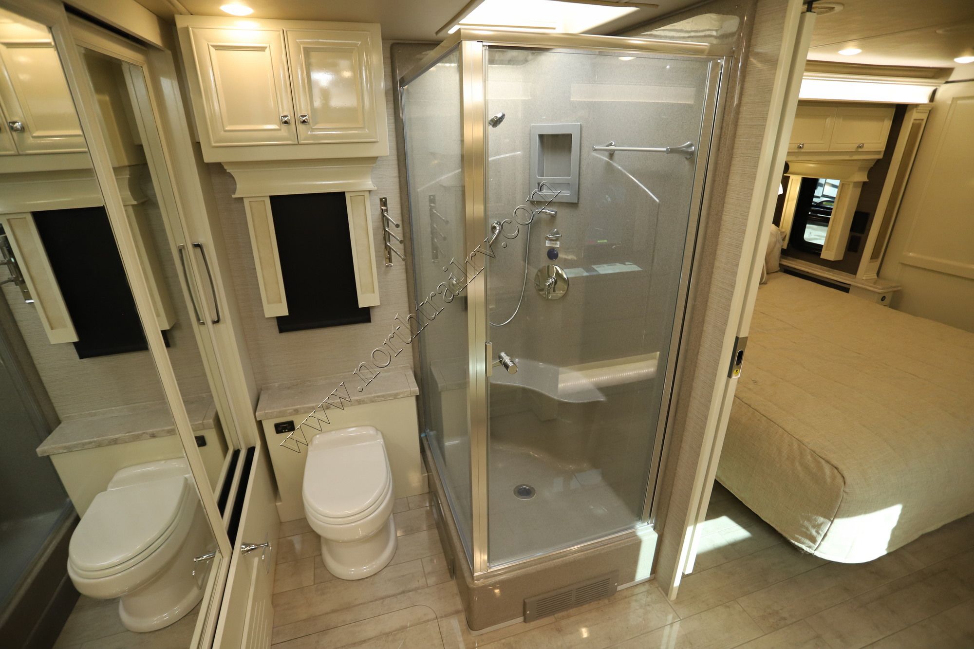 New 2022 Tiffin Motor Homes Phaeton 40IH Class A  For Sale