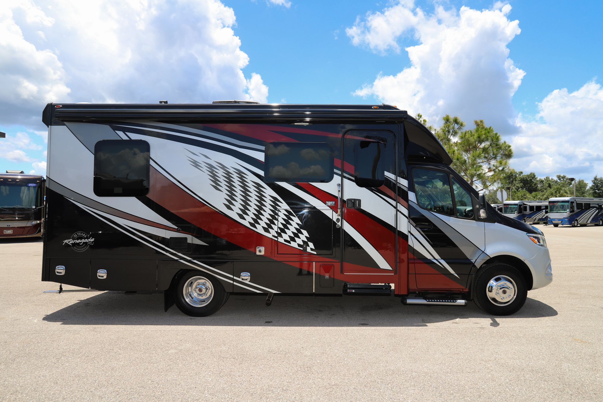 Used 2022 Renegade Rv Vienna 25VFWS Class C  For Sale