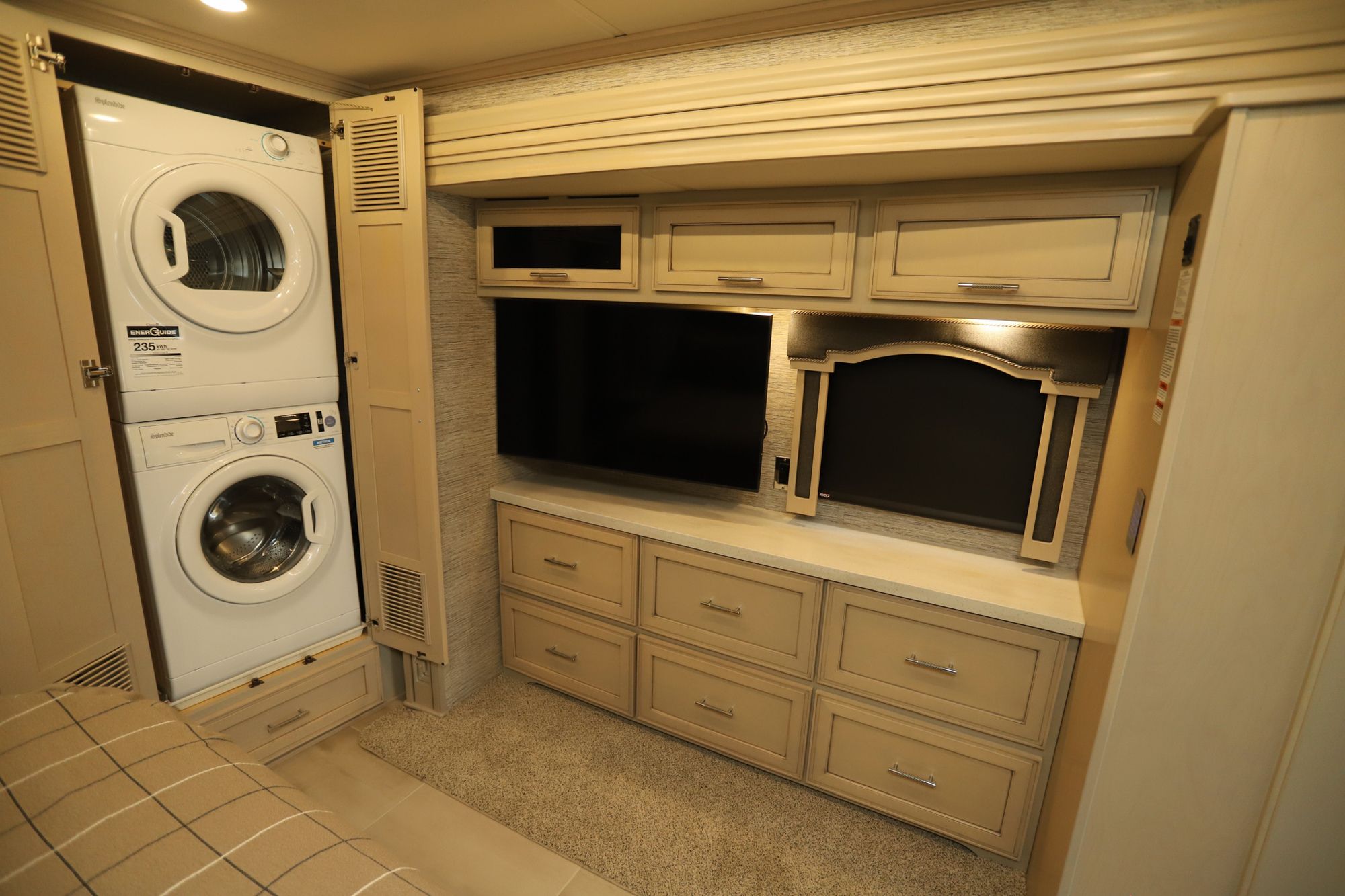 New 2022 Newmar Super Star 4065 Super C  For Sale