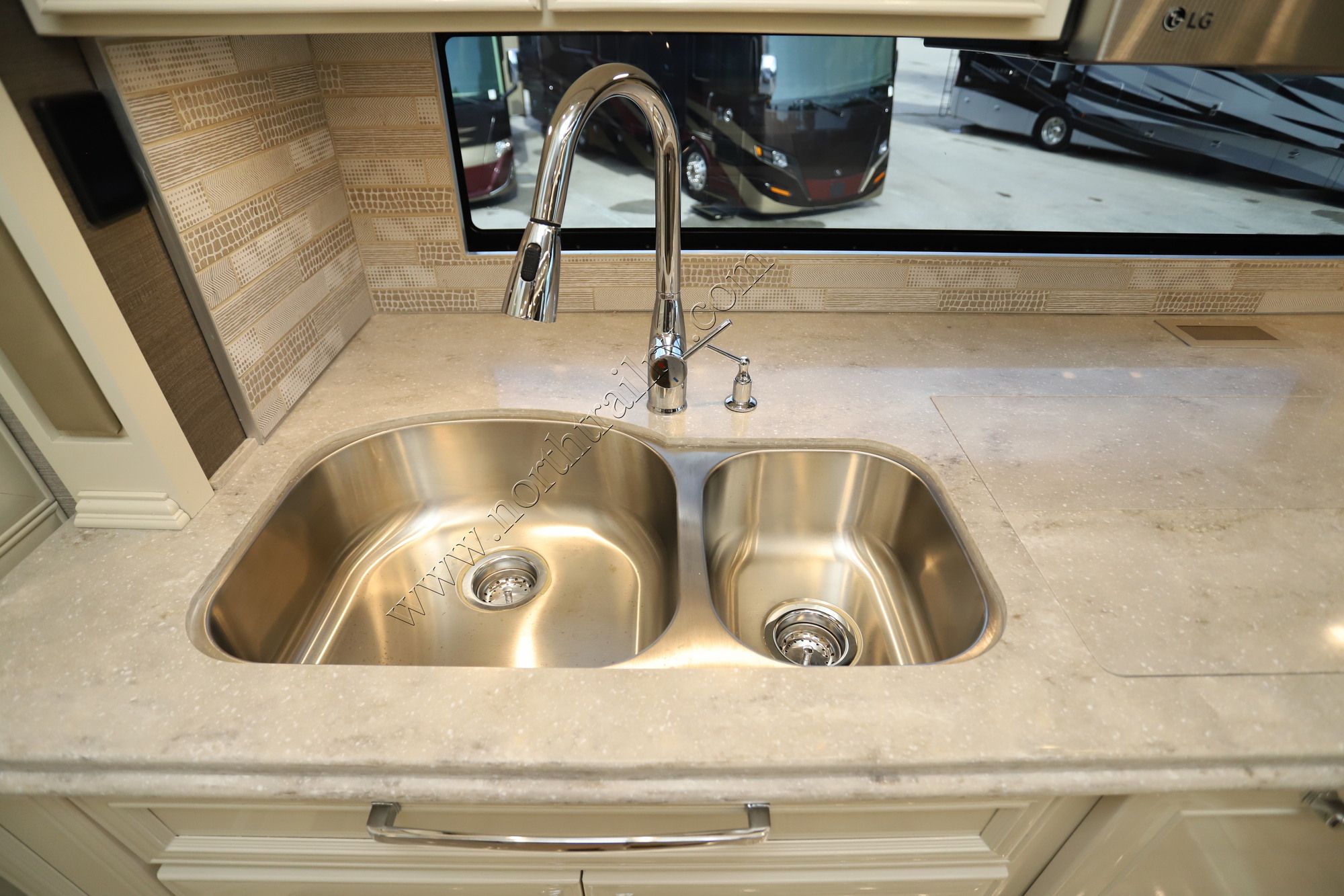 New 2022 Tiffin Motor Homes Phaeton 40IH Class A  For Sale