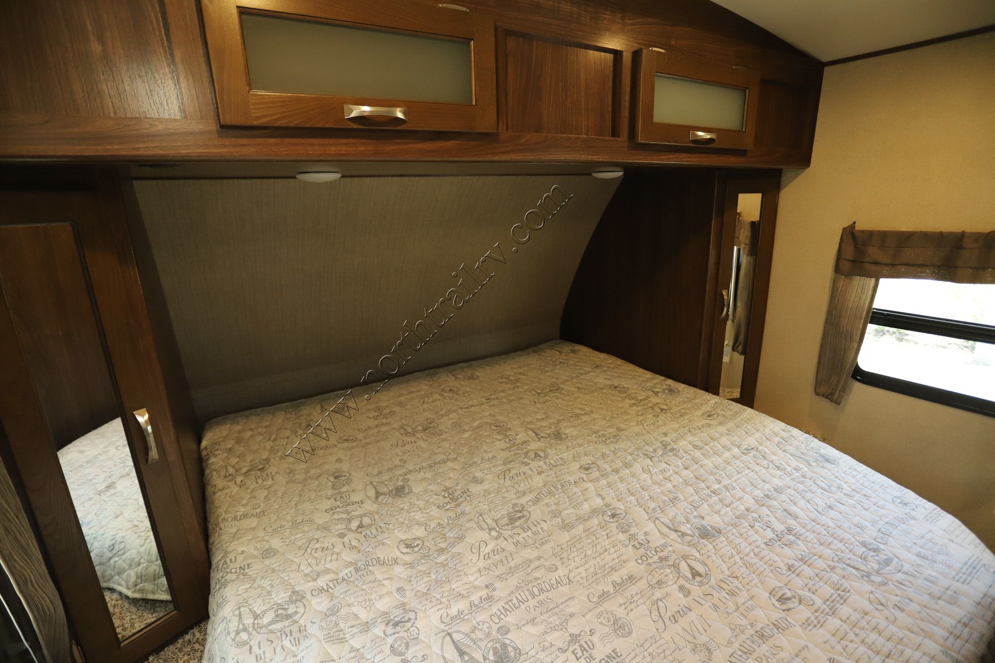 Used 2017 Dutchmen Aerolite 221BHSL Travel Trailer  For Sale