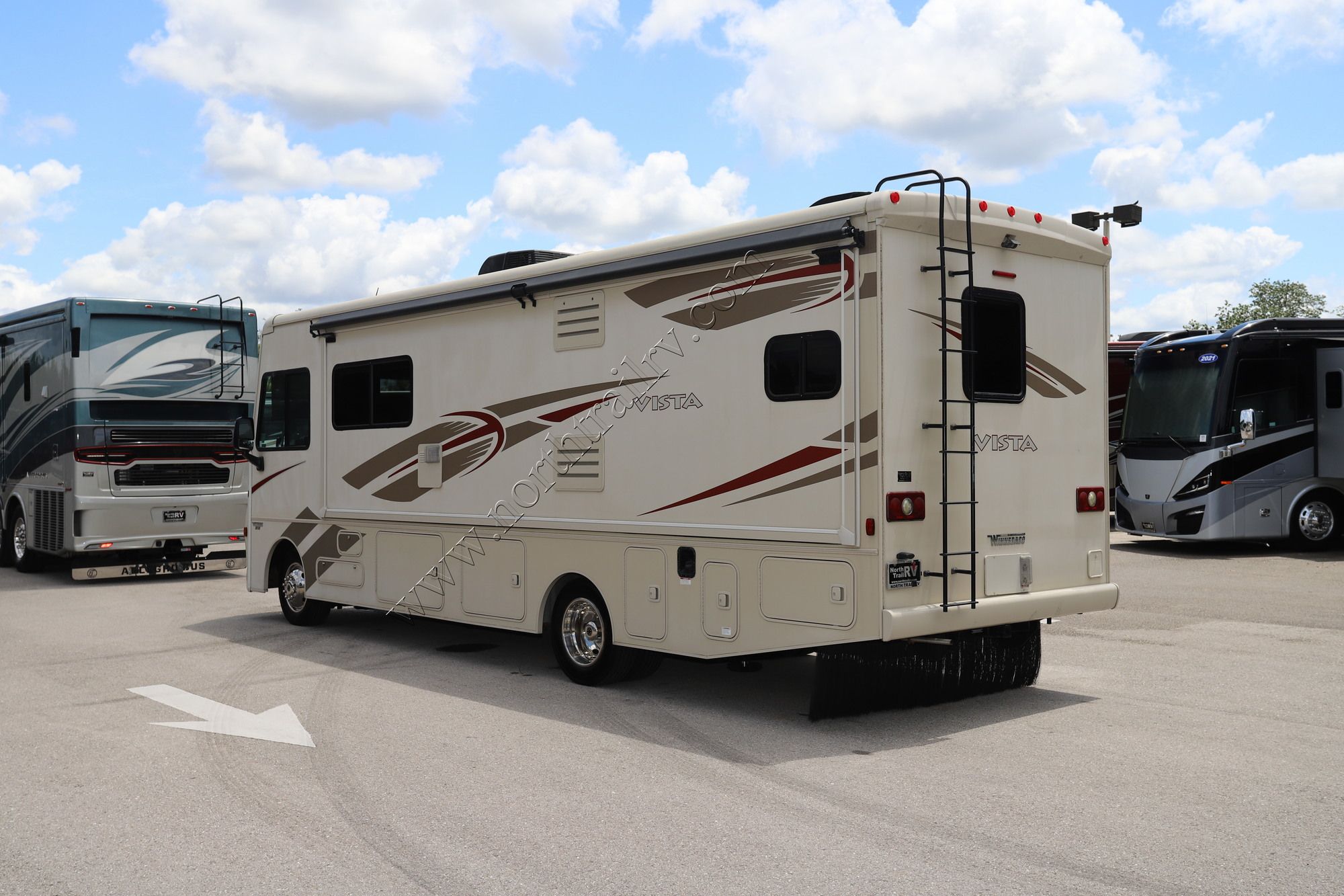 Used 2017 Winnebago Vista 29VE Class A  For Sale