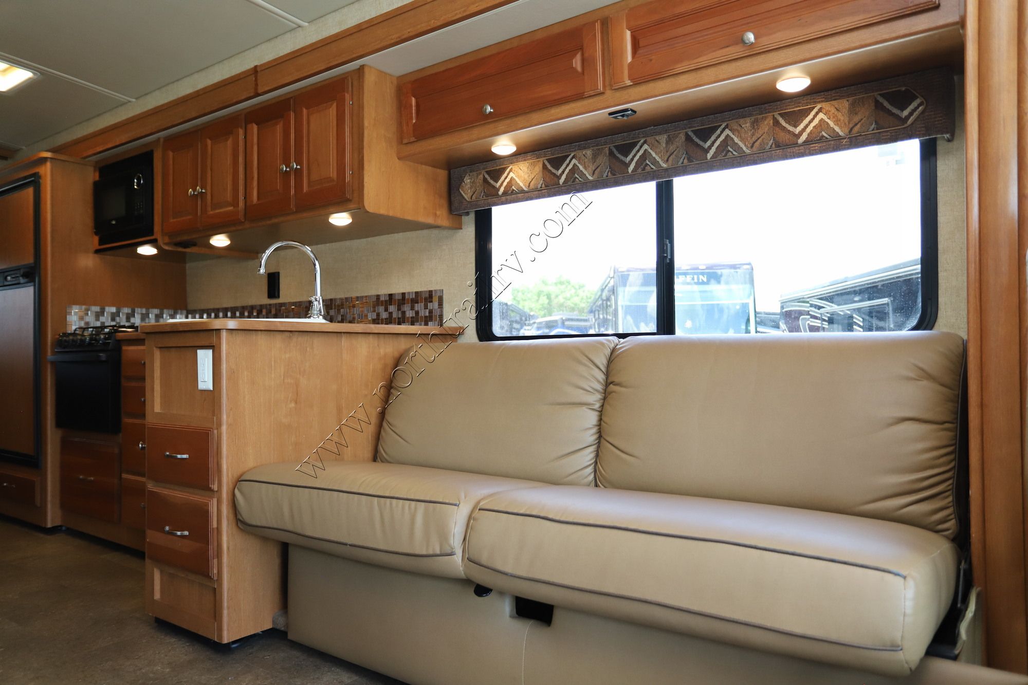 Used 2017 Winnebago Vista 29VE Class A  For Sale