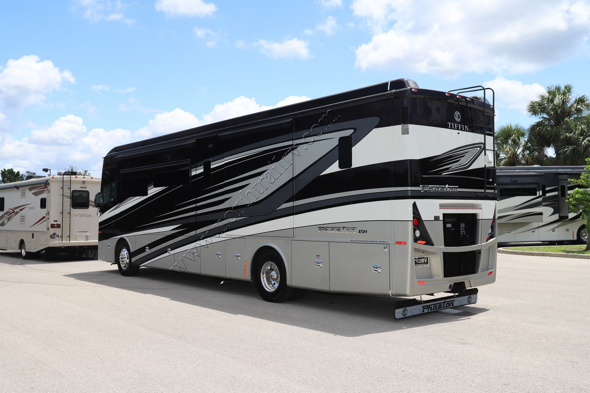 New 2022 Tiffin Motor Homes Phaeton 40IH Class A  For Sale