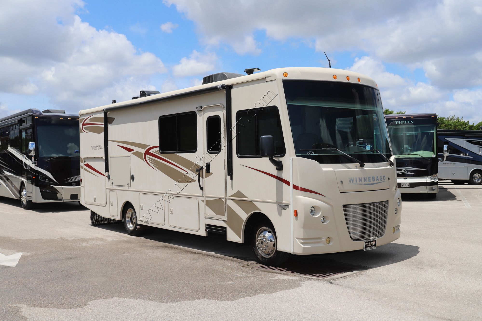 Used 2017 Winnebago Vista 29VE Class A  For Sale