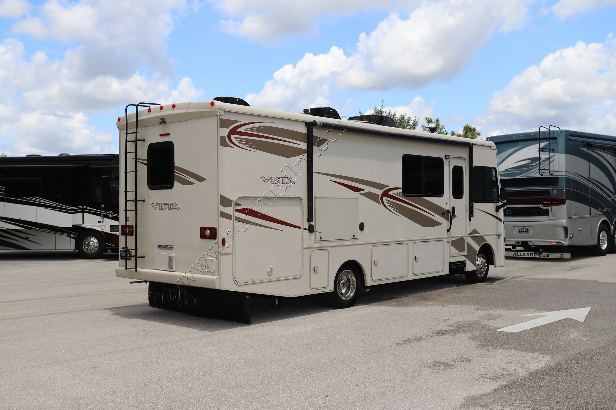 Used 2017 Winnebago Vista 29VE Class A  For Sale