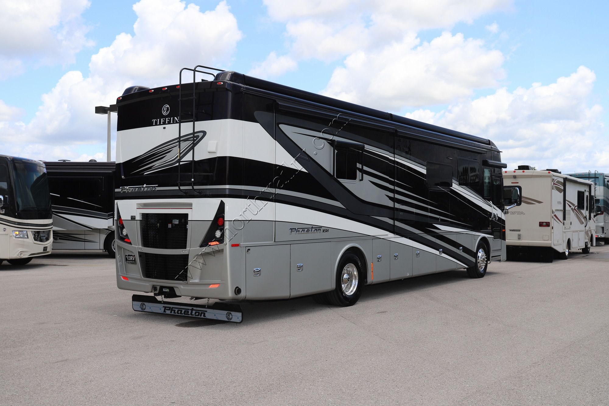 New 2022 Tiffin Motor Homes Phaeton 40IH Class A  For Sale