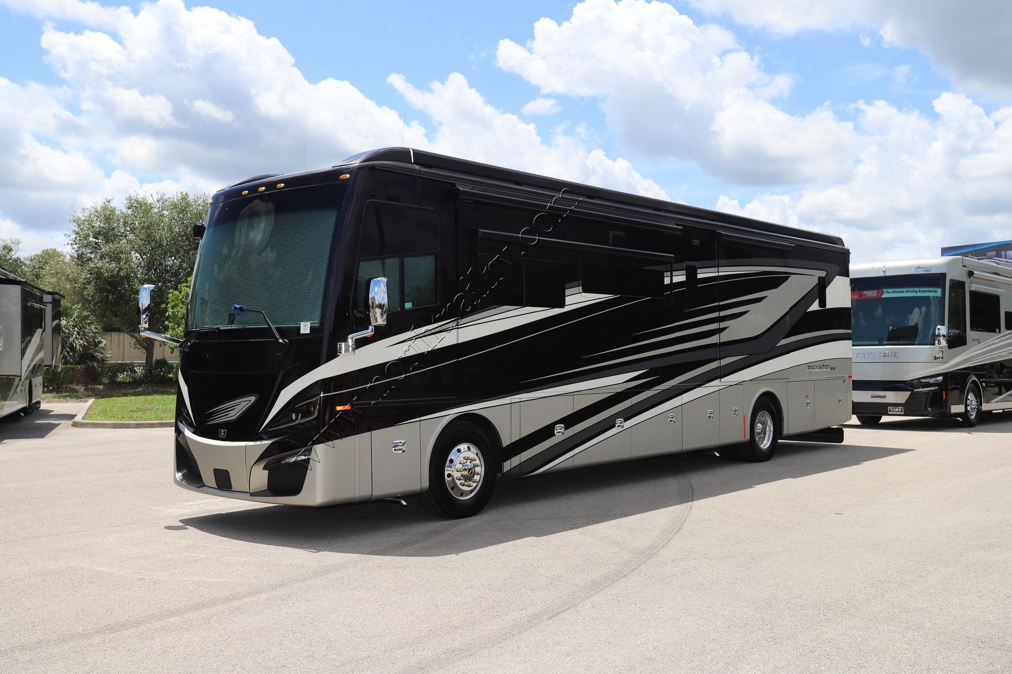 New 2022 Tiffin Motor Homes Phaeton 40IH Class A  For Sale