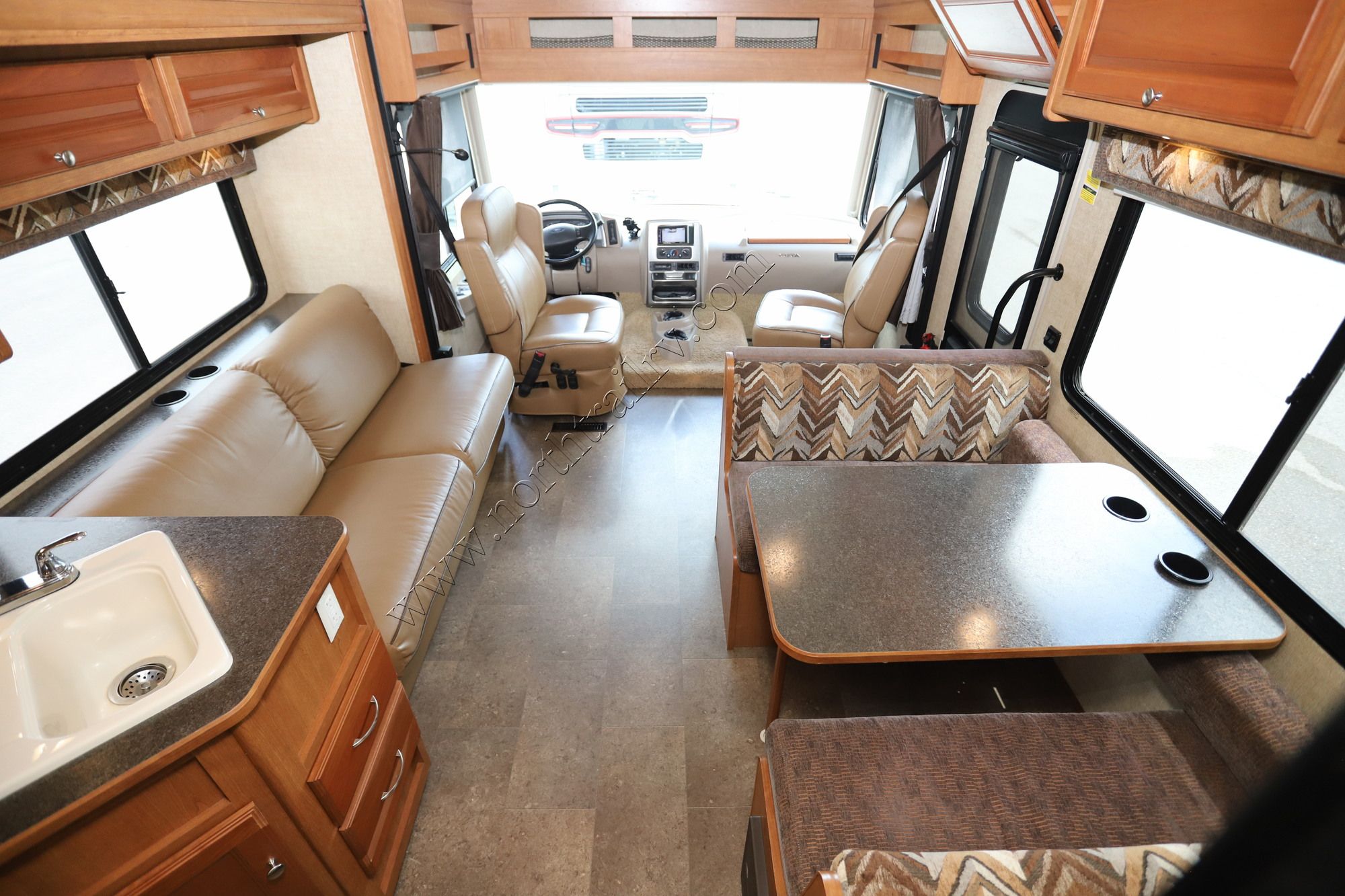 Used 2017 Winnebago Vista 29VE Class A  For Sale