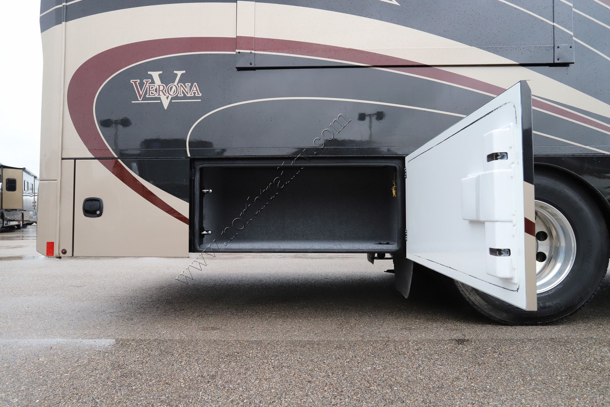 Used 2018 Renegade Rv Verona 40VRB Super C  For Sale