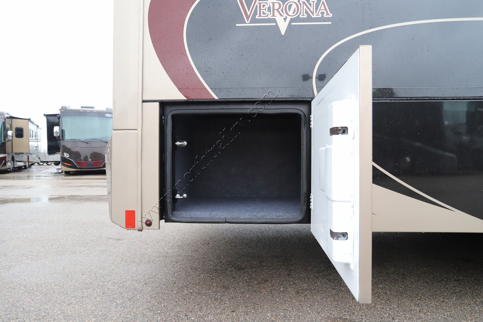 Used 2018 Renegade Rv Verona 40VRB Super C  For Sale