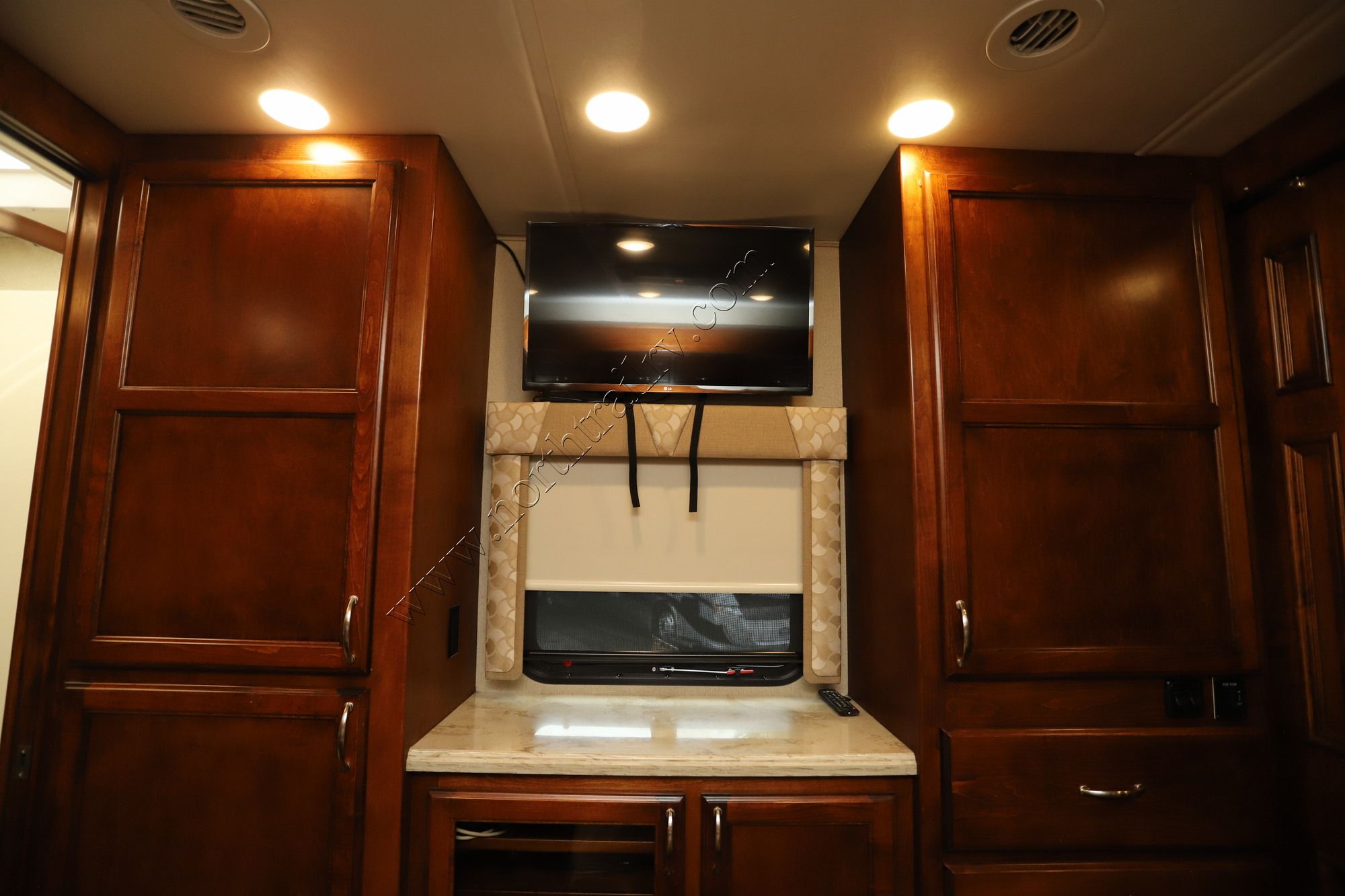 Used 2018 Renegade Rv Verona 40VRB Super C  For Sale