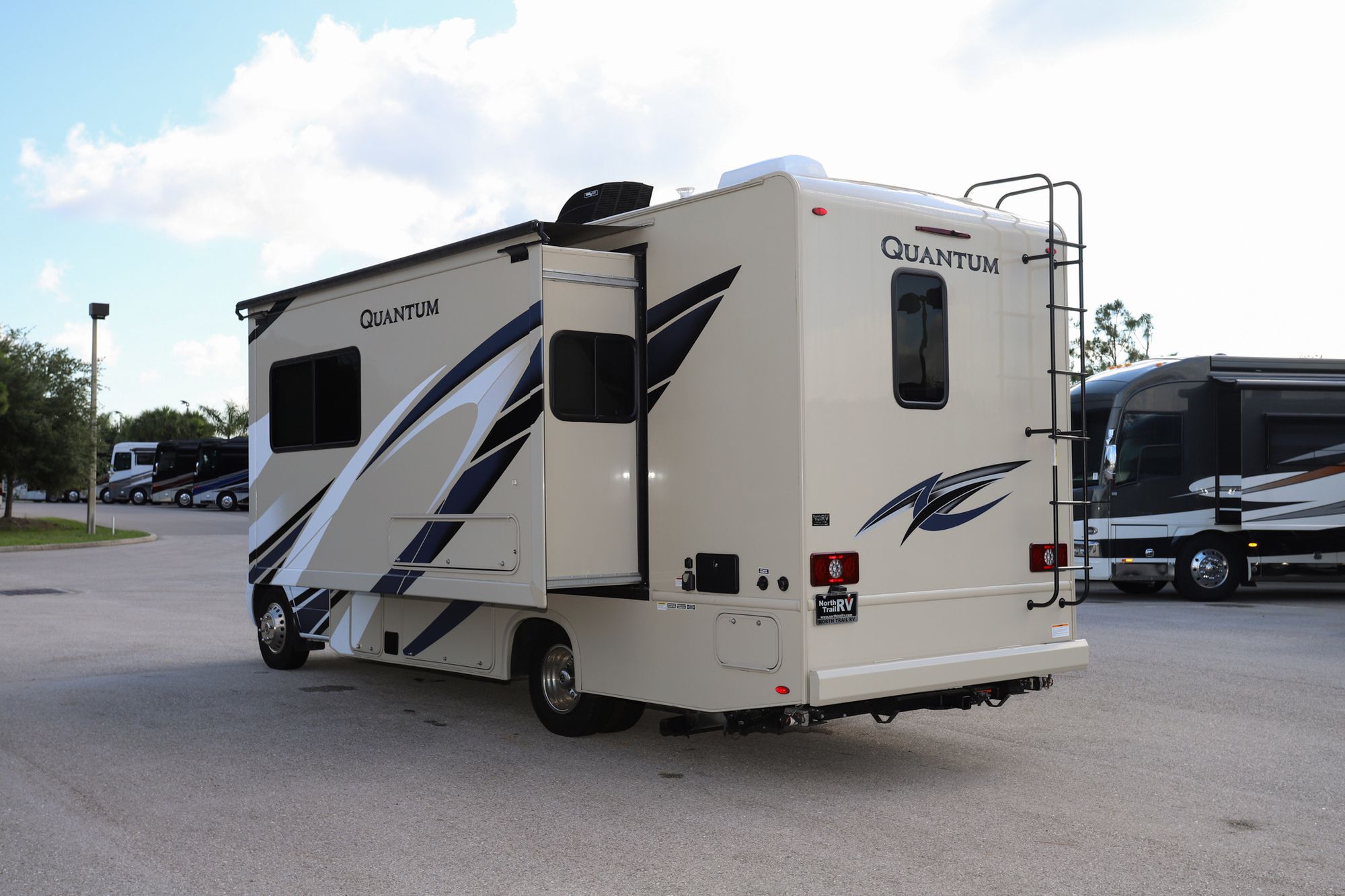 Used 2022 Thor Quantum 24MB Class C  For Sale