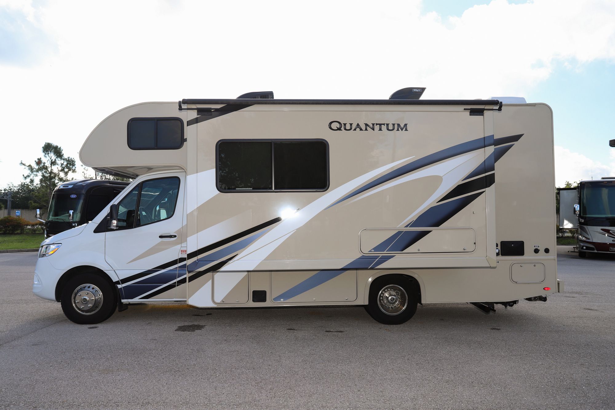 Used 2022 Thor Quantum 24MB Class C  For Sale