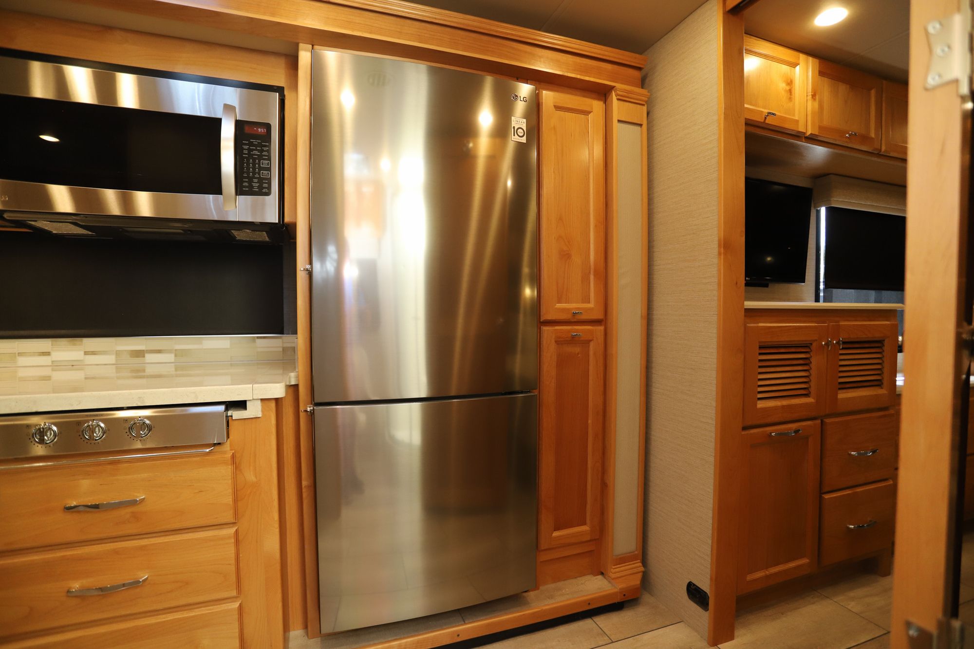 Used 2022 Tiffin Motor Homes Allegro Red 33AL Class A  For Sale